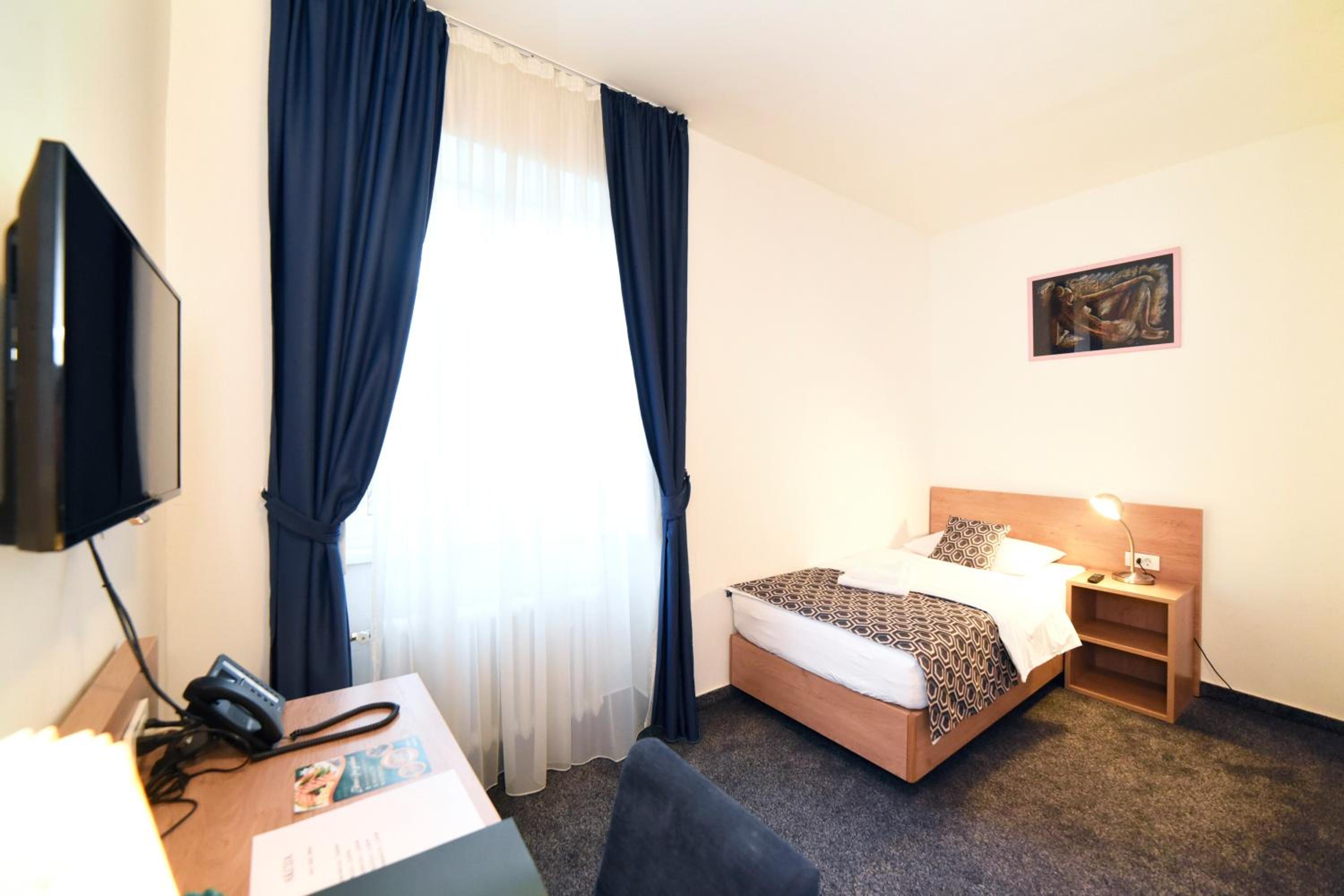 Single Room photo 1