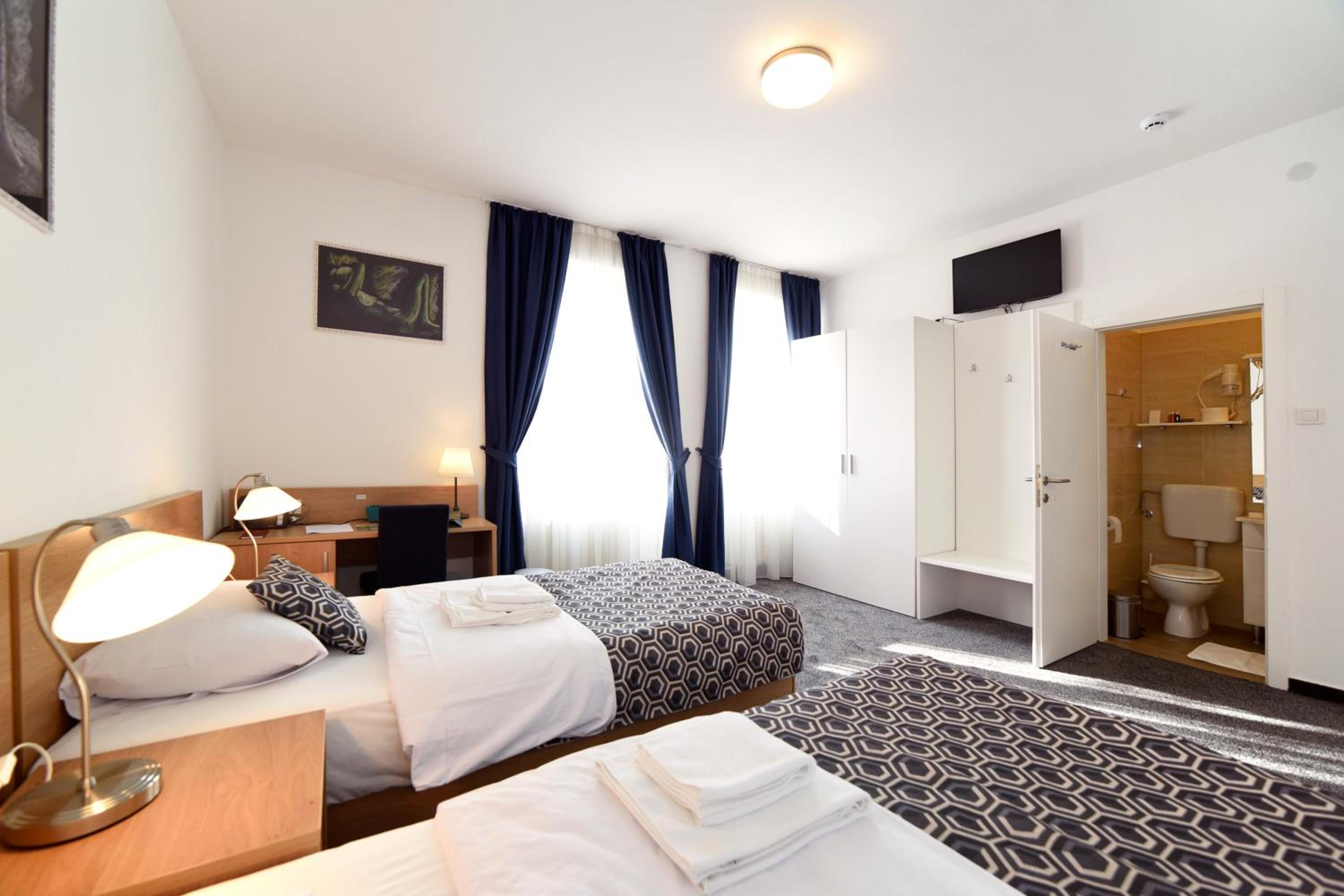 Twin Room photo 2