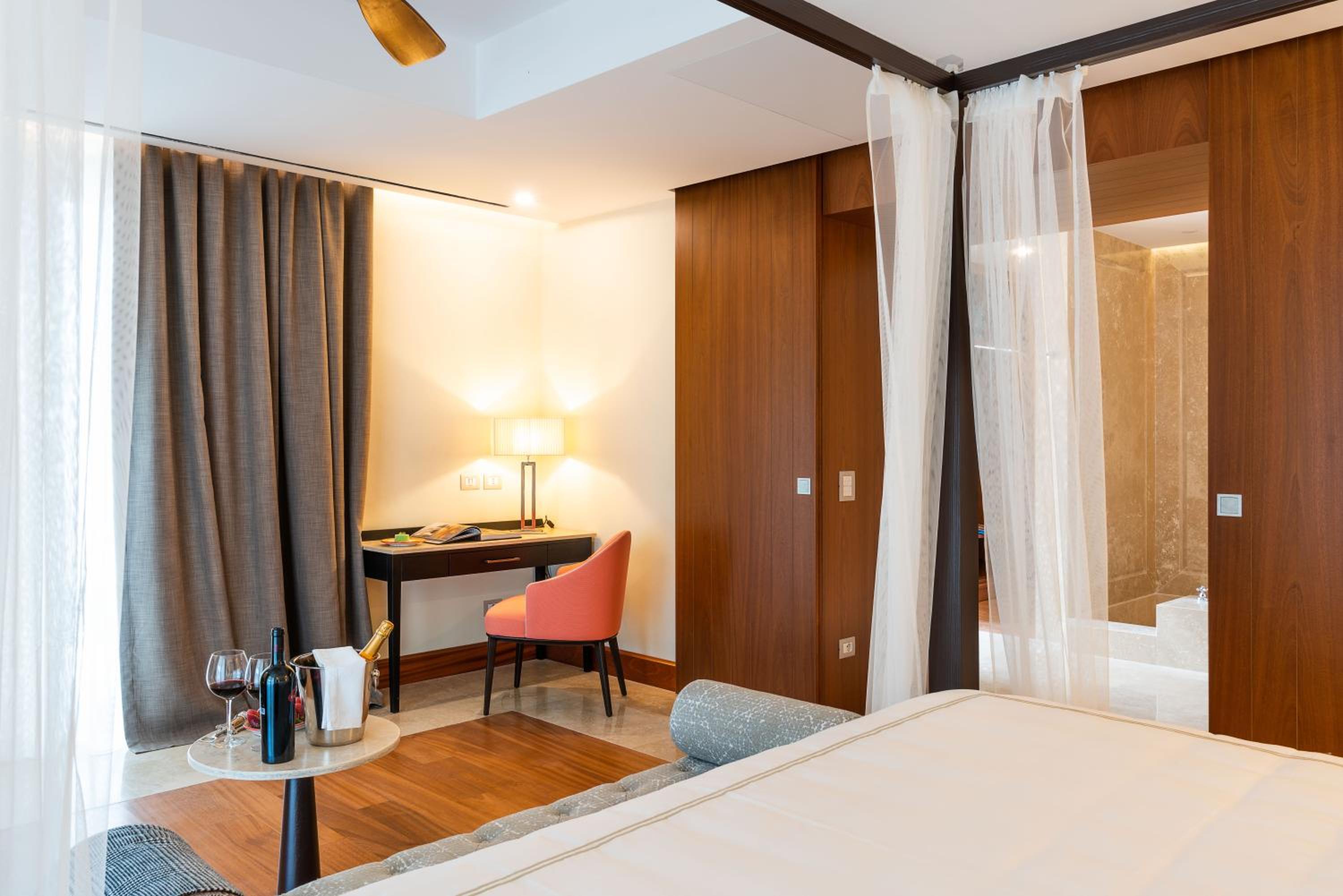 Suite with Private Pool - Photo 3