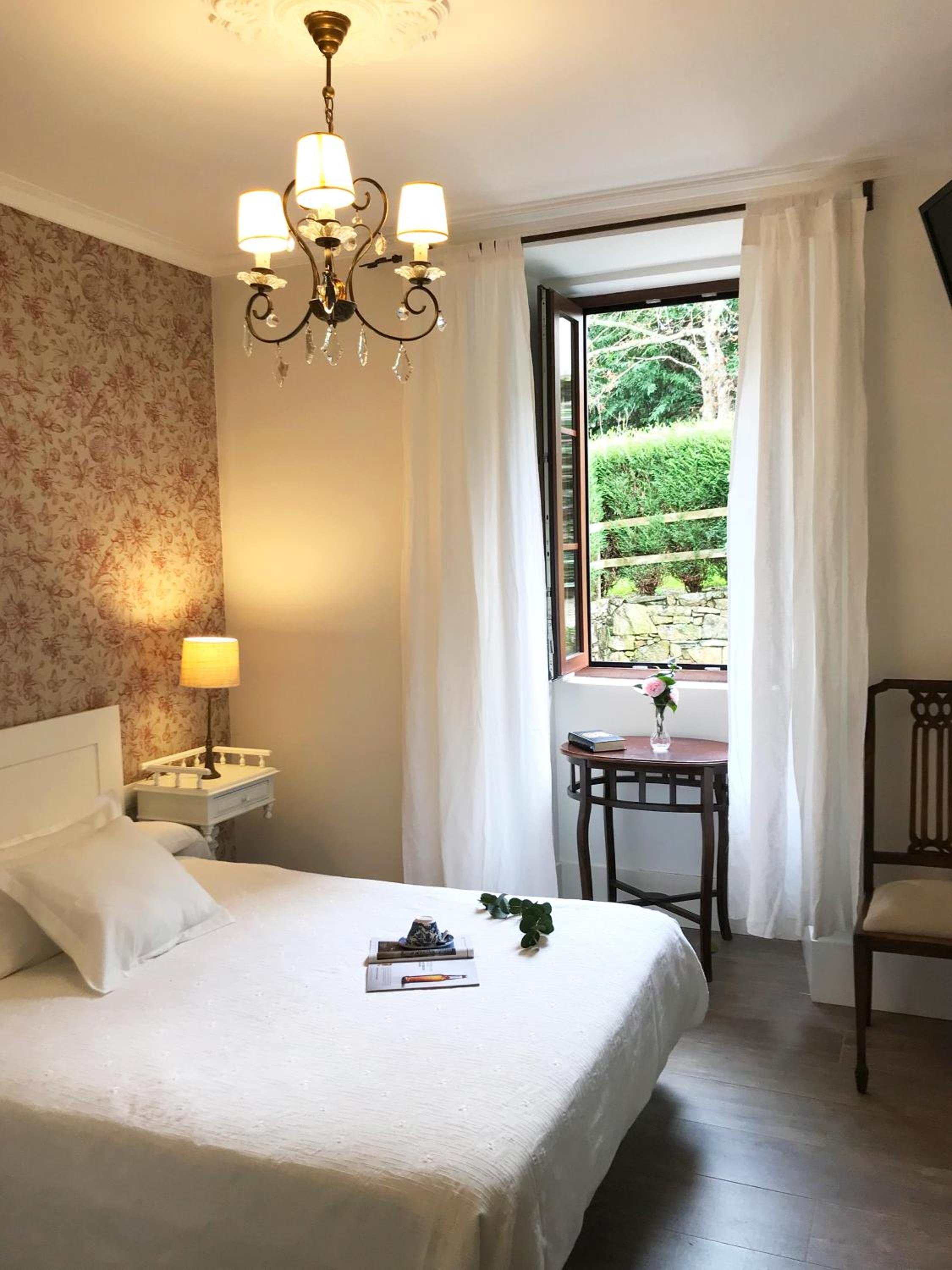 Standard Double or Twin Room - Photo 17