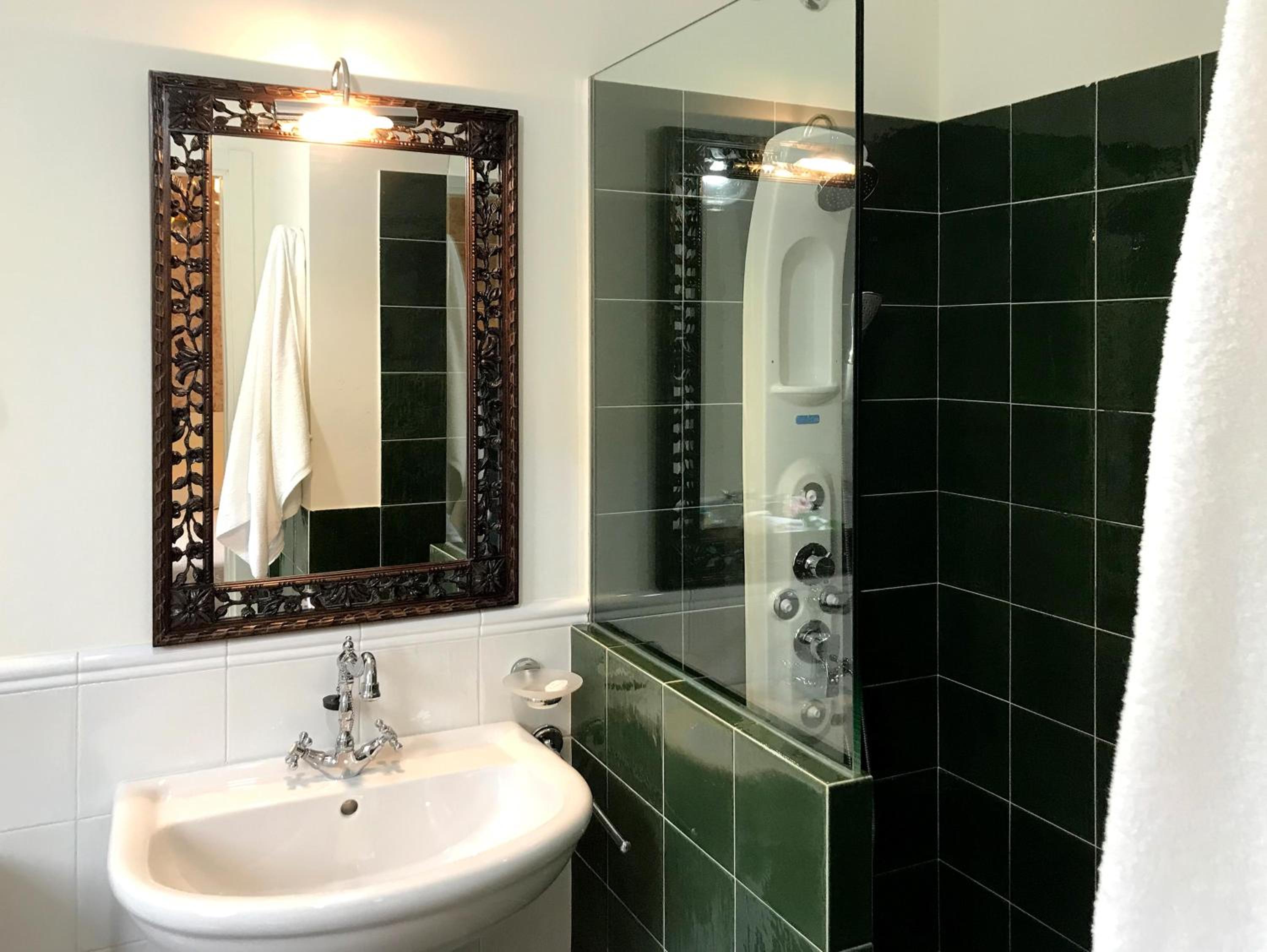 Standard Double or Twin Room - Photo 2