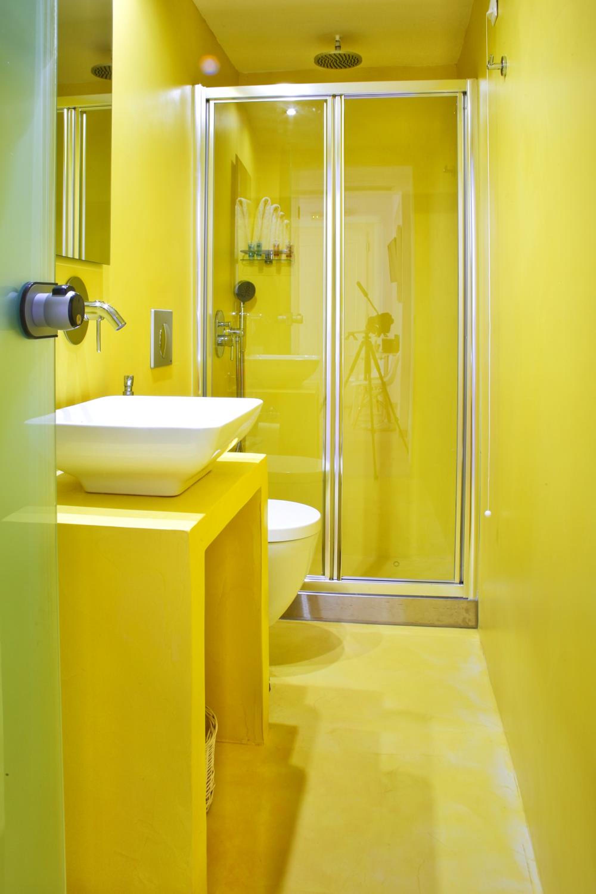 Poolside Suite with Sea View photo 2