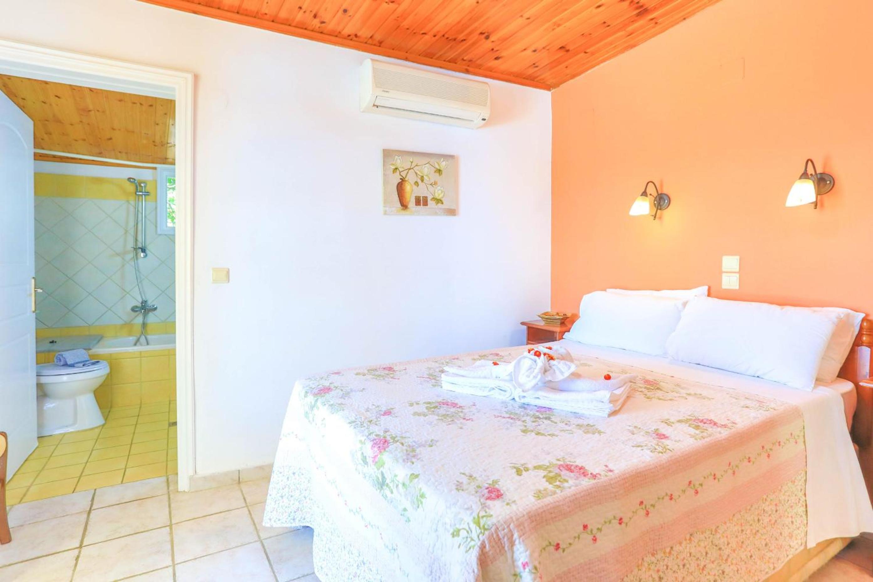 Three-Bedroom Villa photo 1