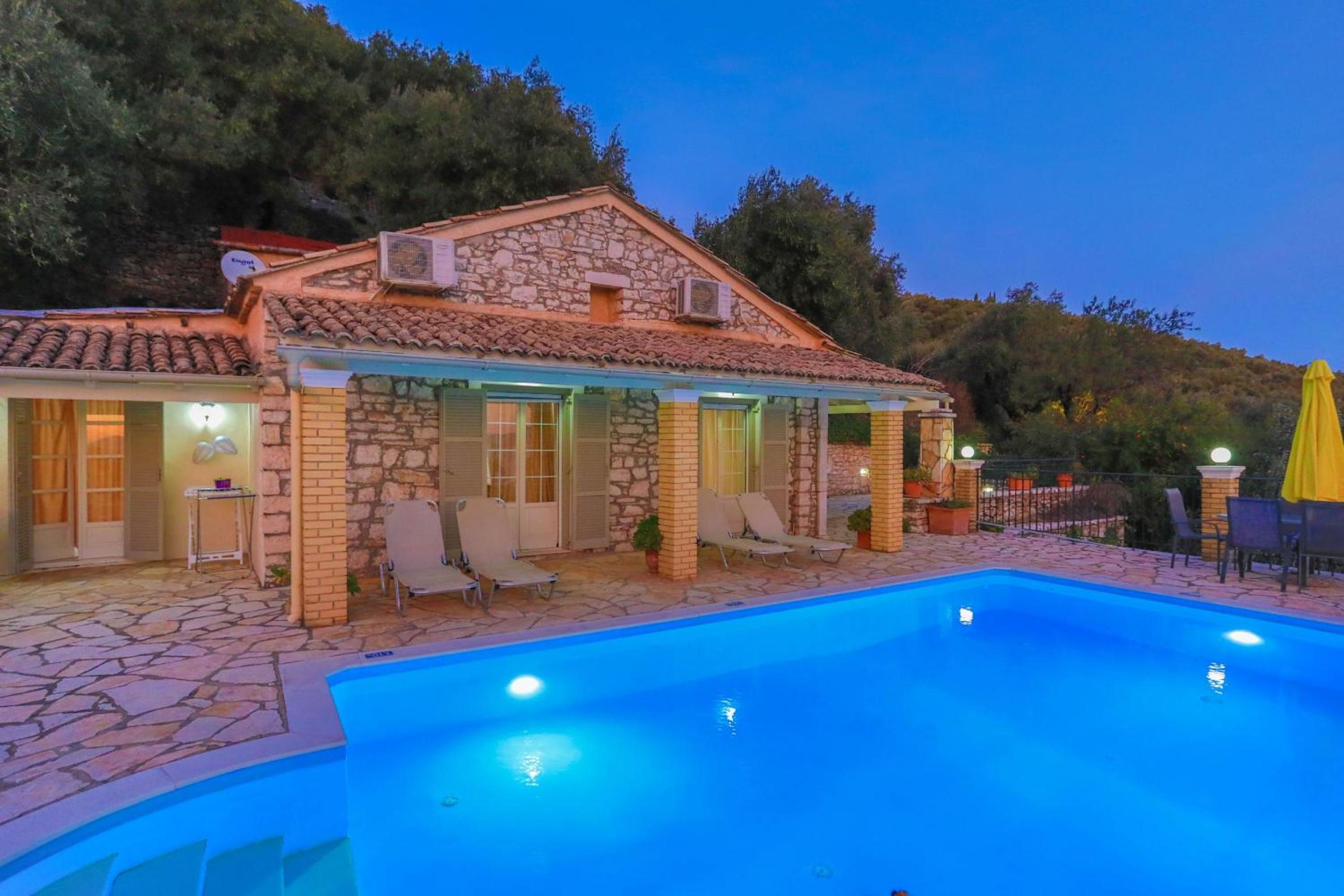 Three-Bedroom Villa photo 2
