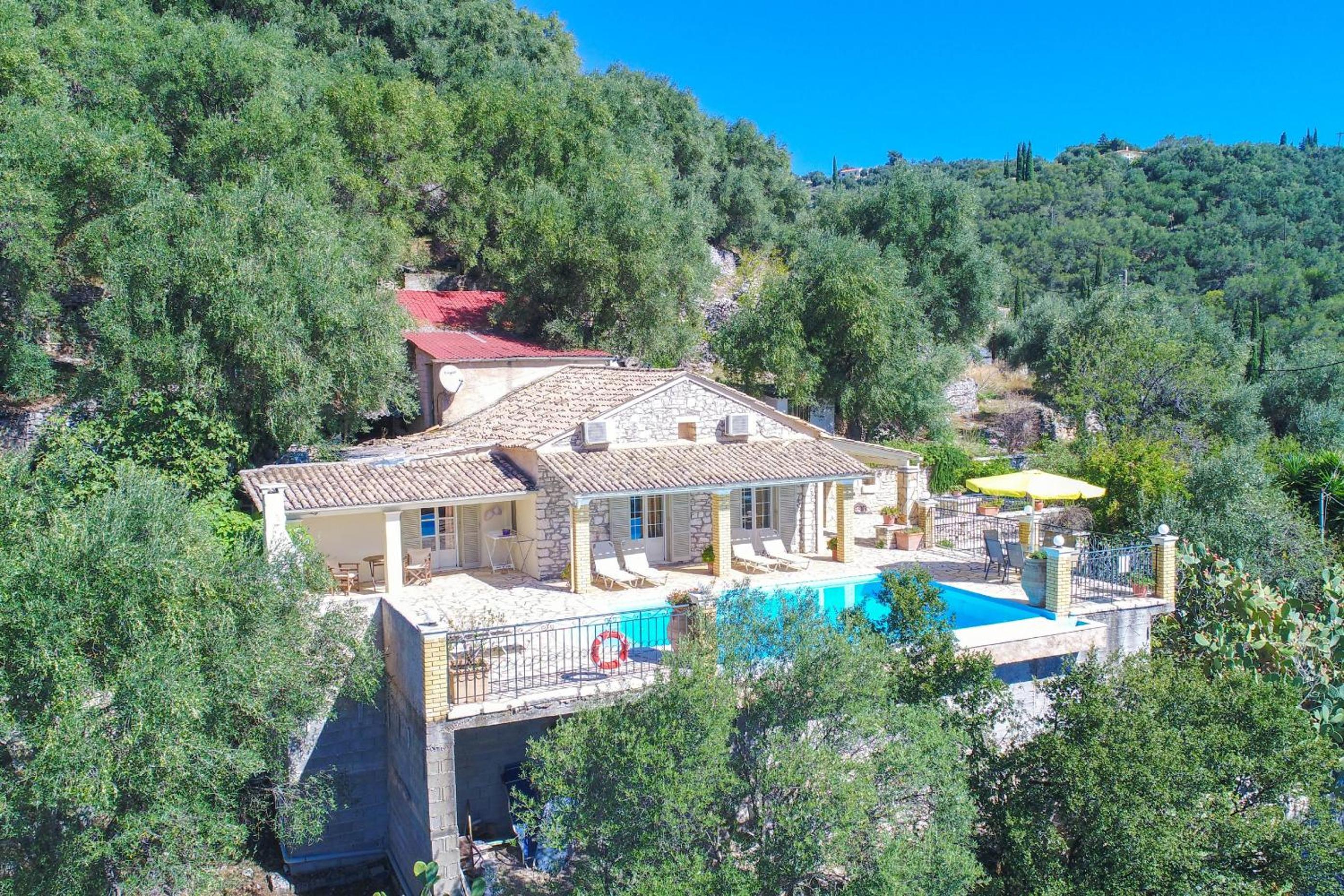 Three-Bedroom Villa photo 3