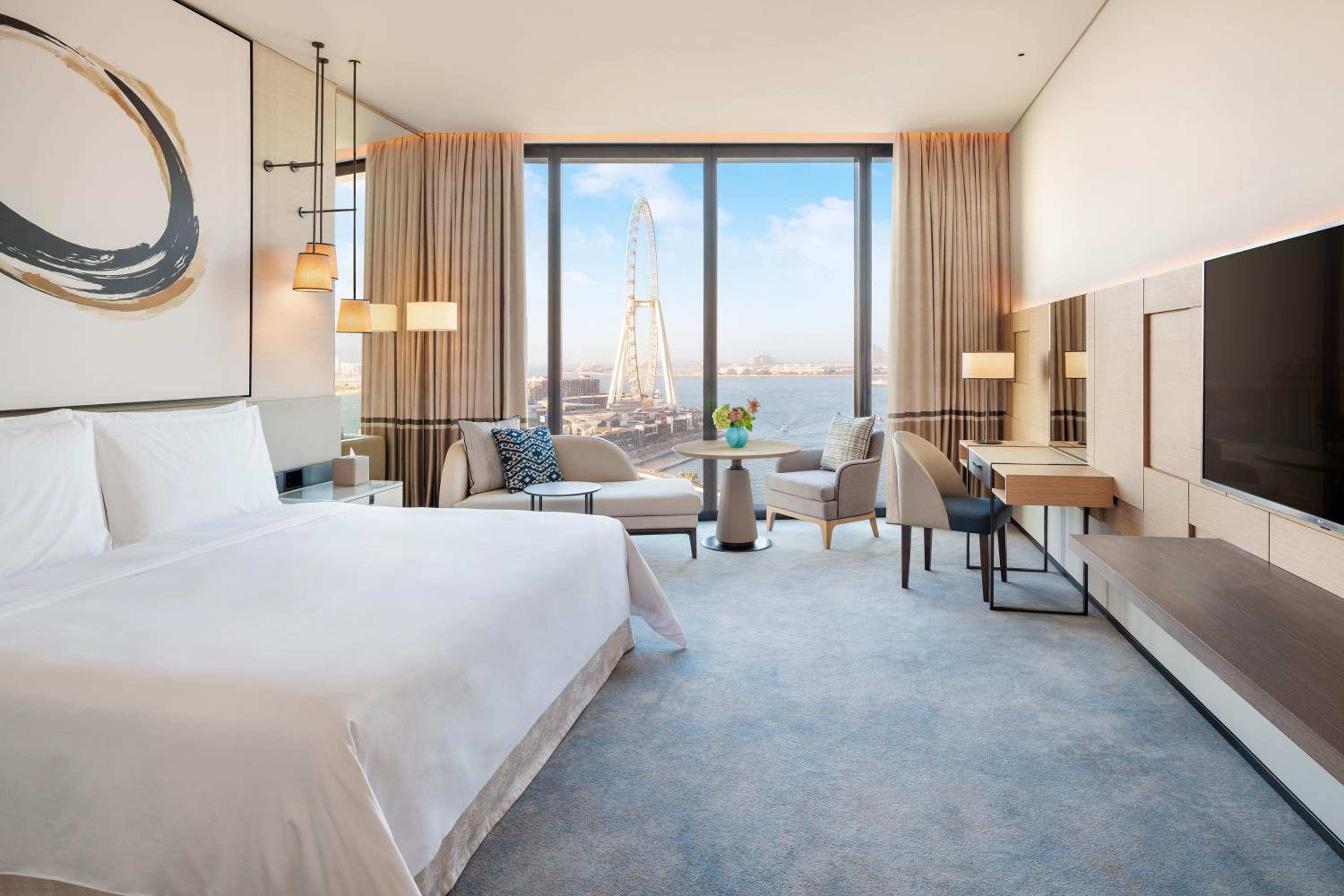 Club Sea View Room with Lunch + Unique Privileges & World's Highest Infinity Pool Access photo 3