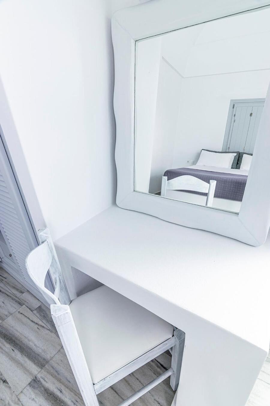 Premium Suite with Sea View - Photo 33