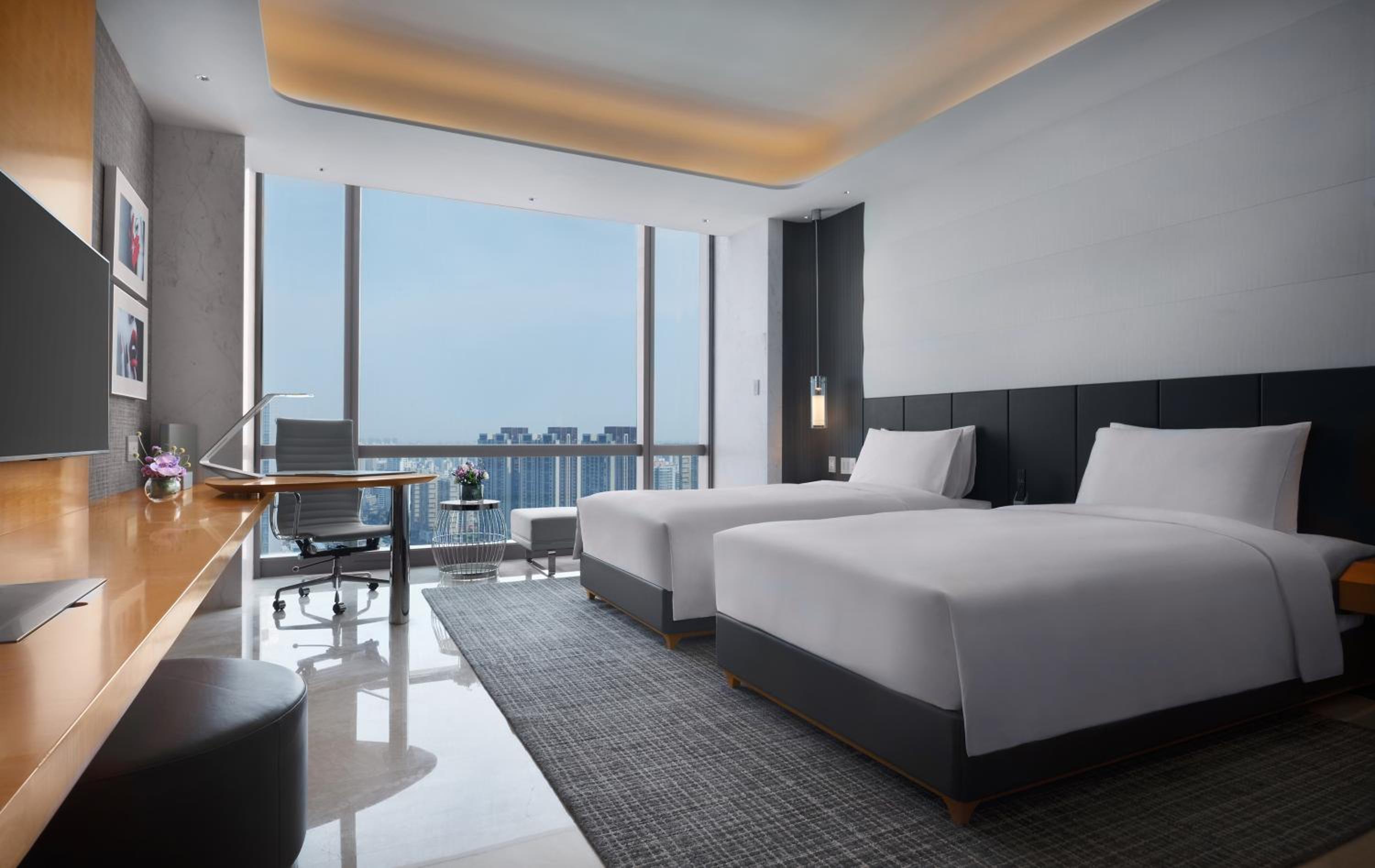 Luxury Room, Twin Beds, City View - Photo 1