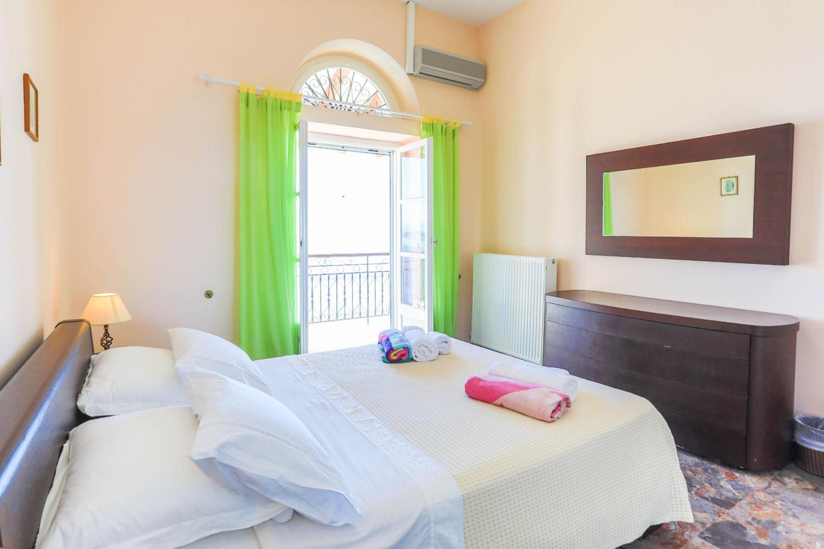Three-Bedroom Villa photo 1