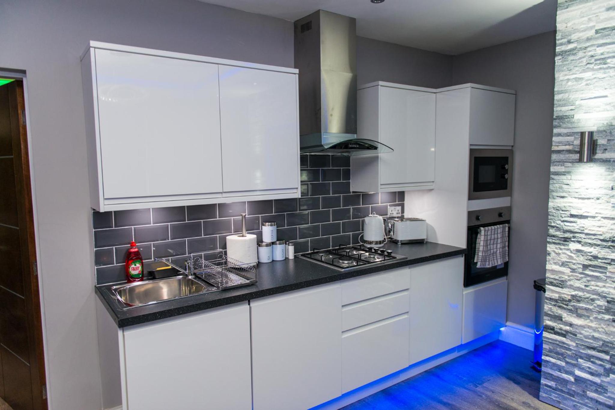 Executive Suite - Photo 16