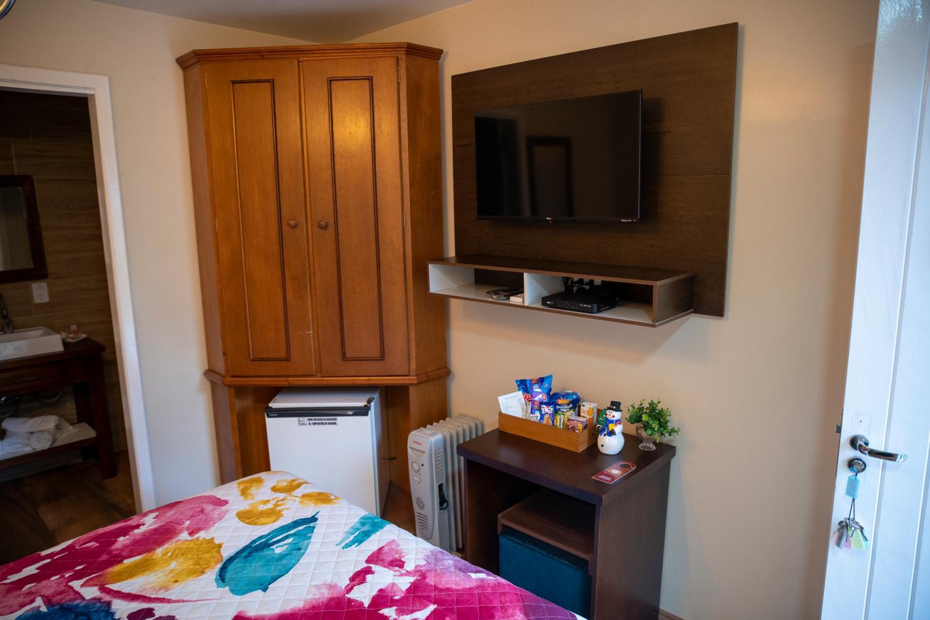 Standard Double Room photo 2