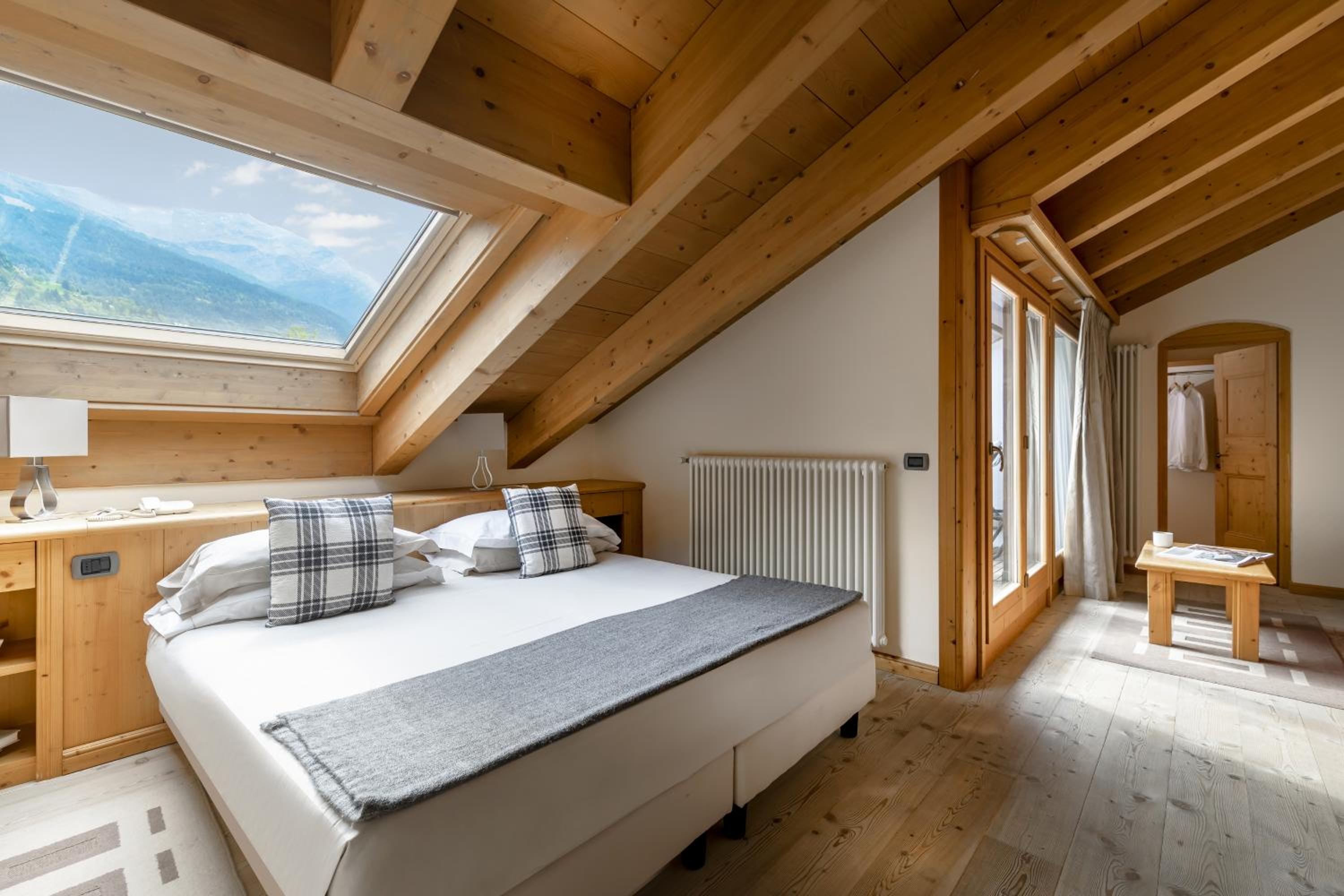 Deluxe Triple Room photo 2