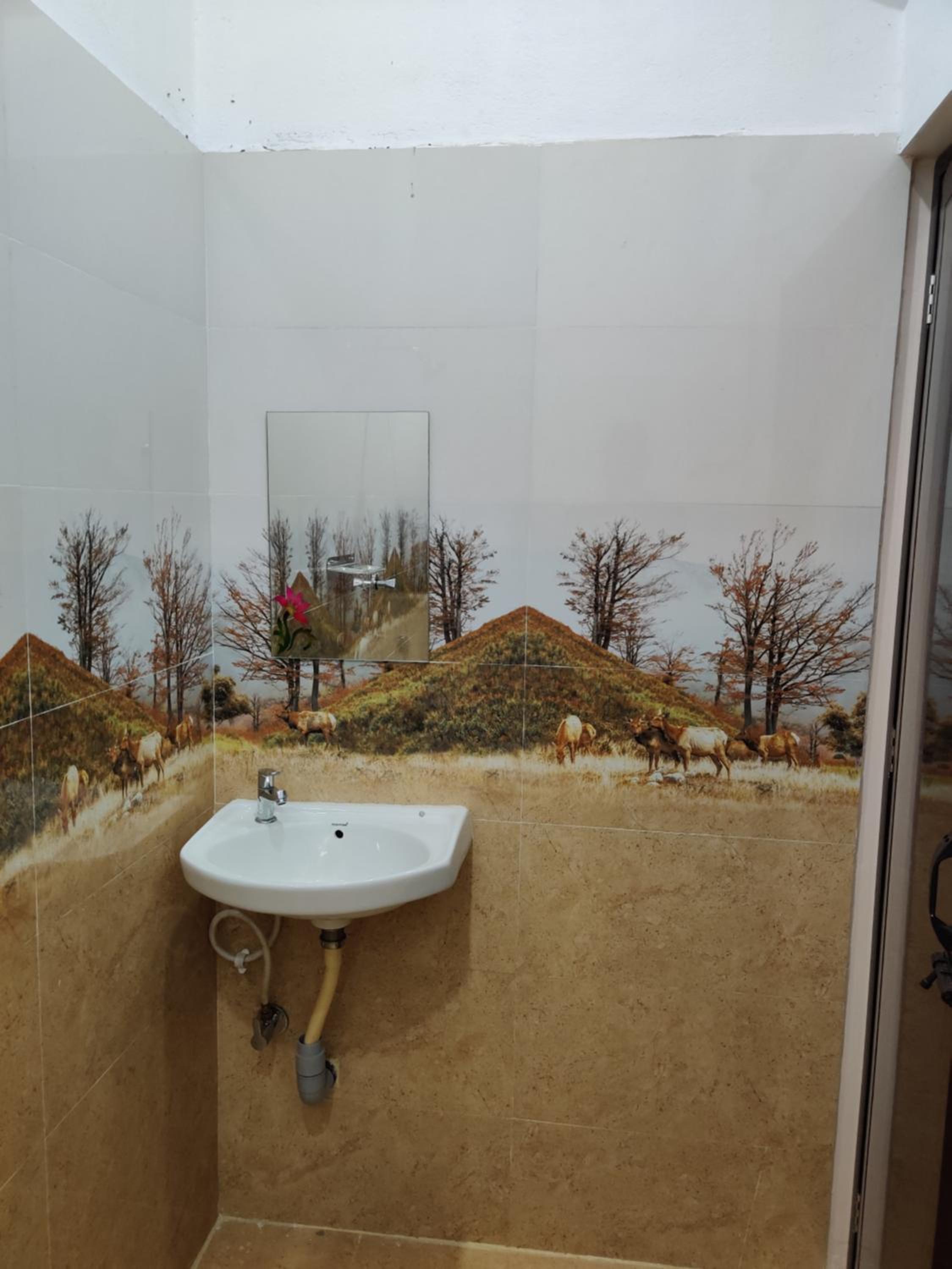 Deluxe Double Room (2 Adults + 1 Child) - Photo 4
