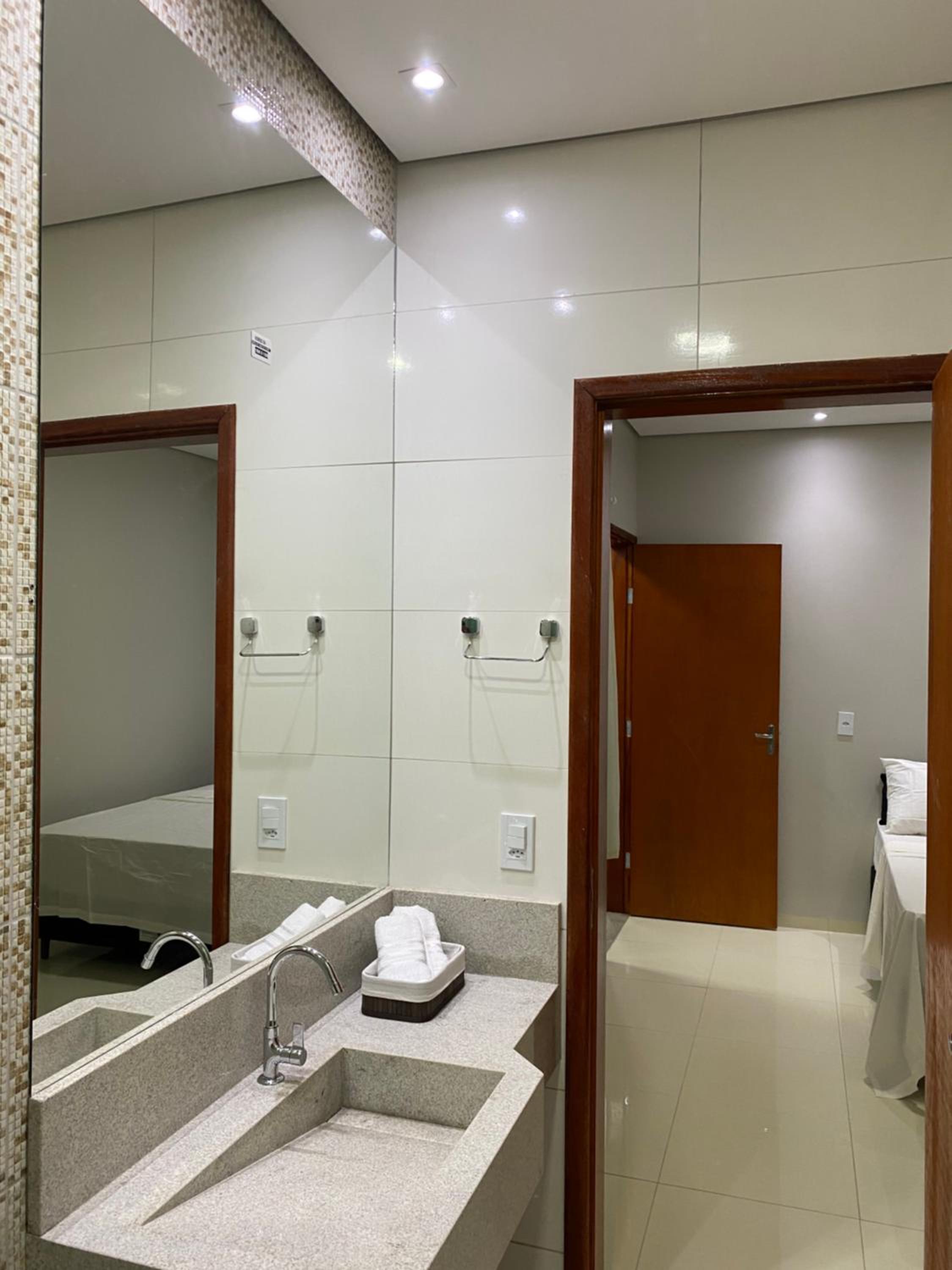 Standard Double Room - Photo 6