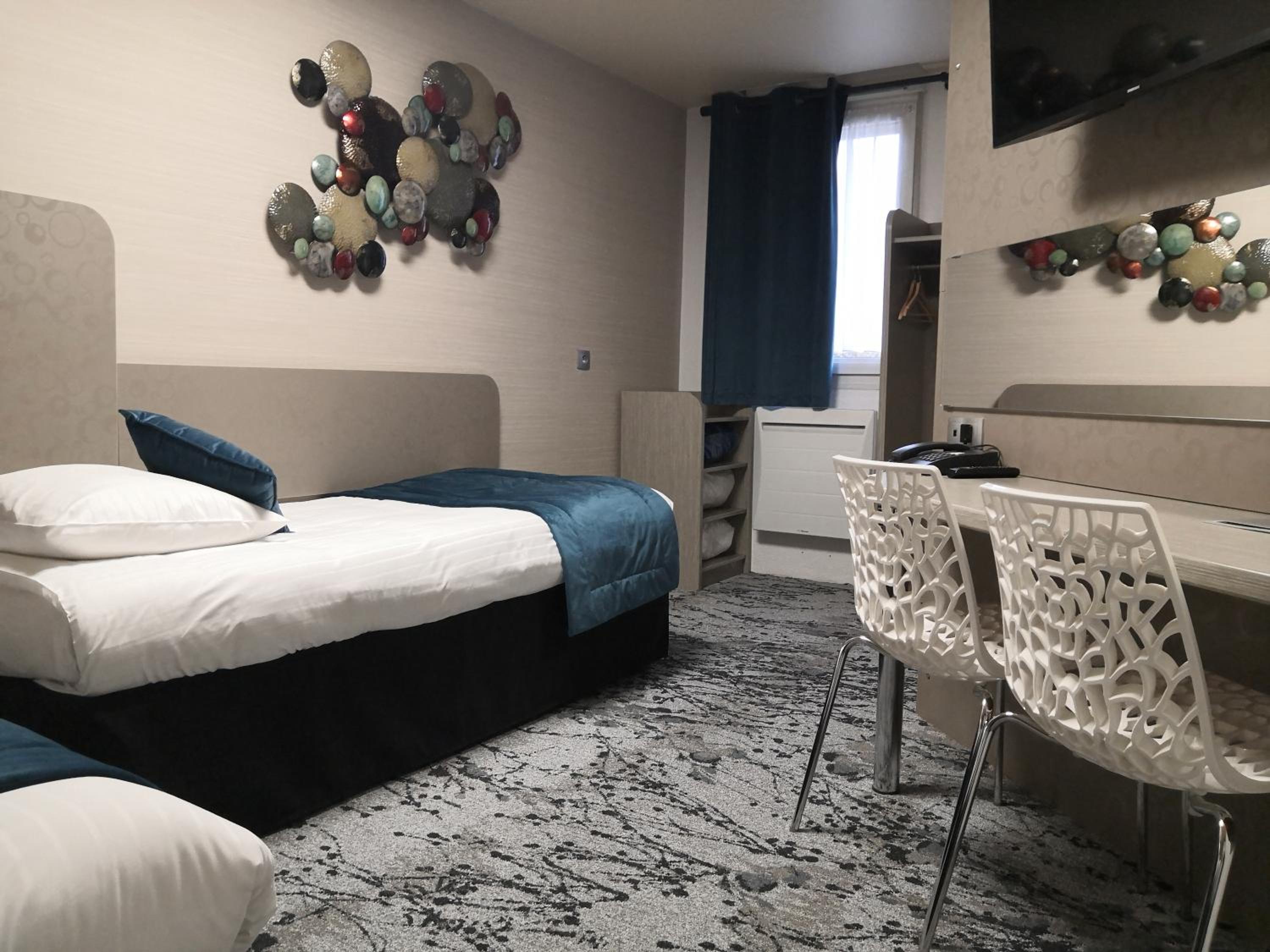 Twin Room (2 Adults) - Photo 5