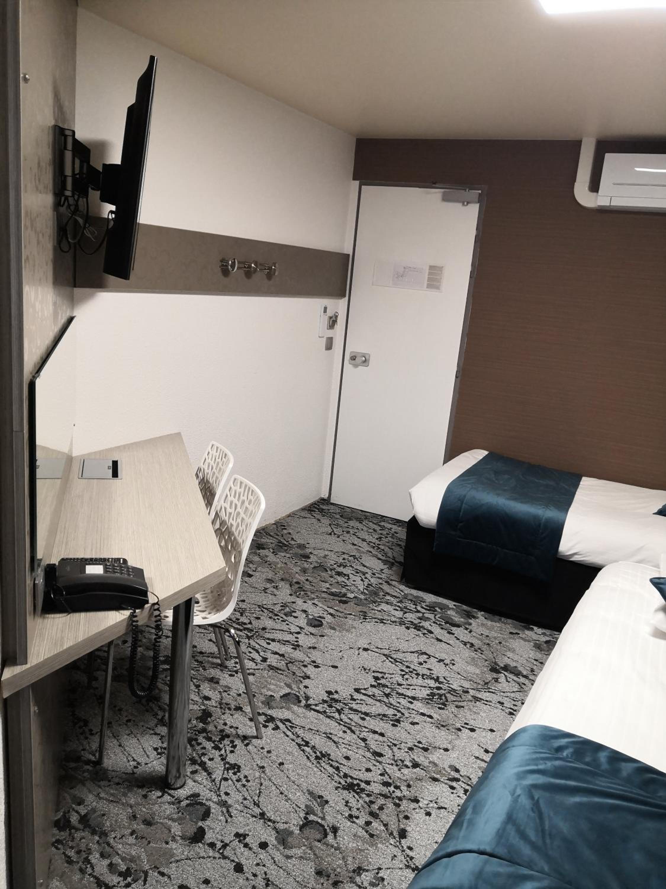 Twin Room (2 Adults) - Photo 4