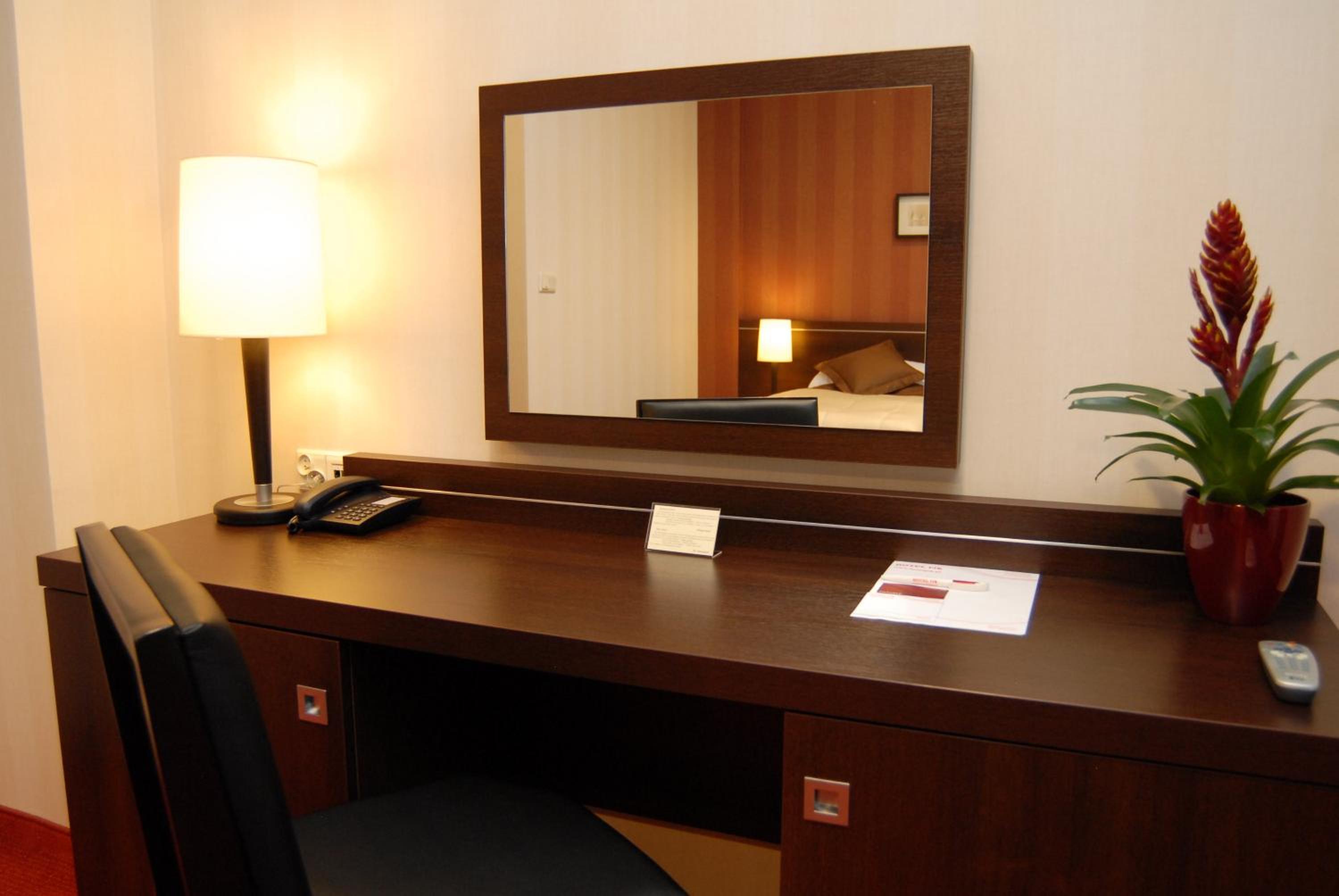 Double or Twin Room - Photo 3