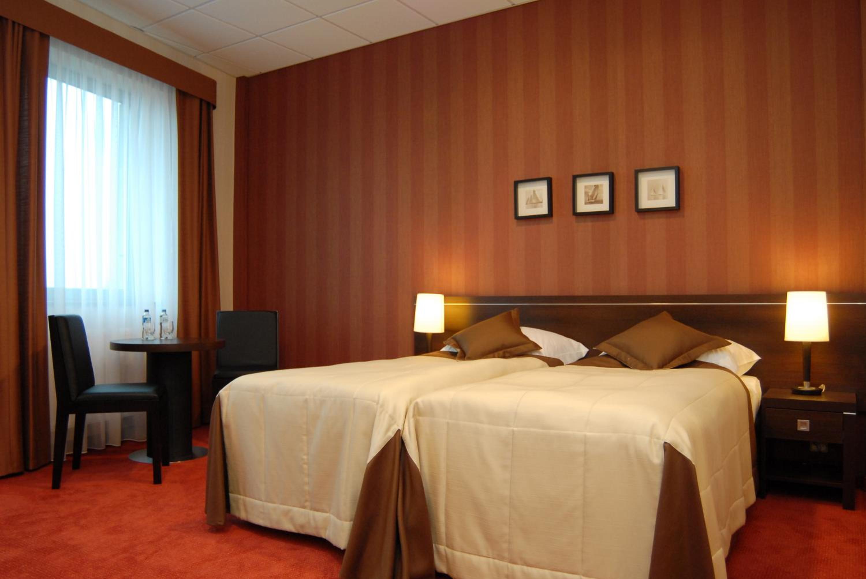 Double or Twin Room - Photo 1