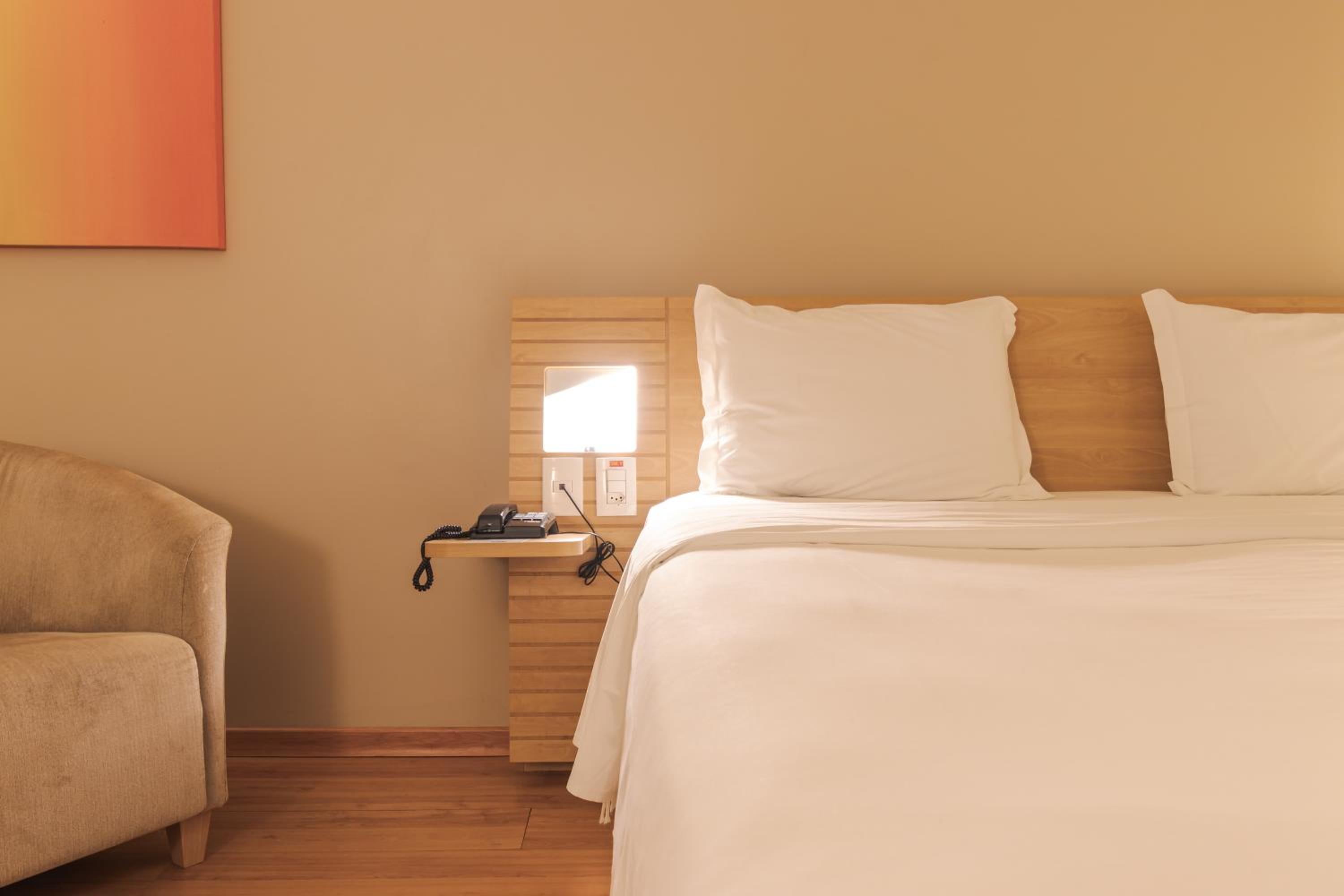 Executive Room - Photo 5