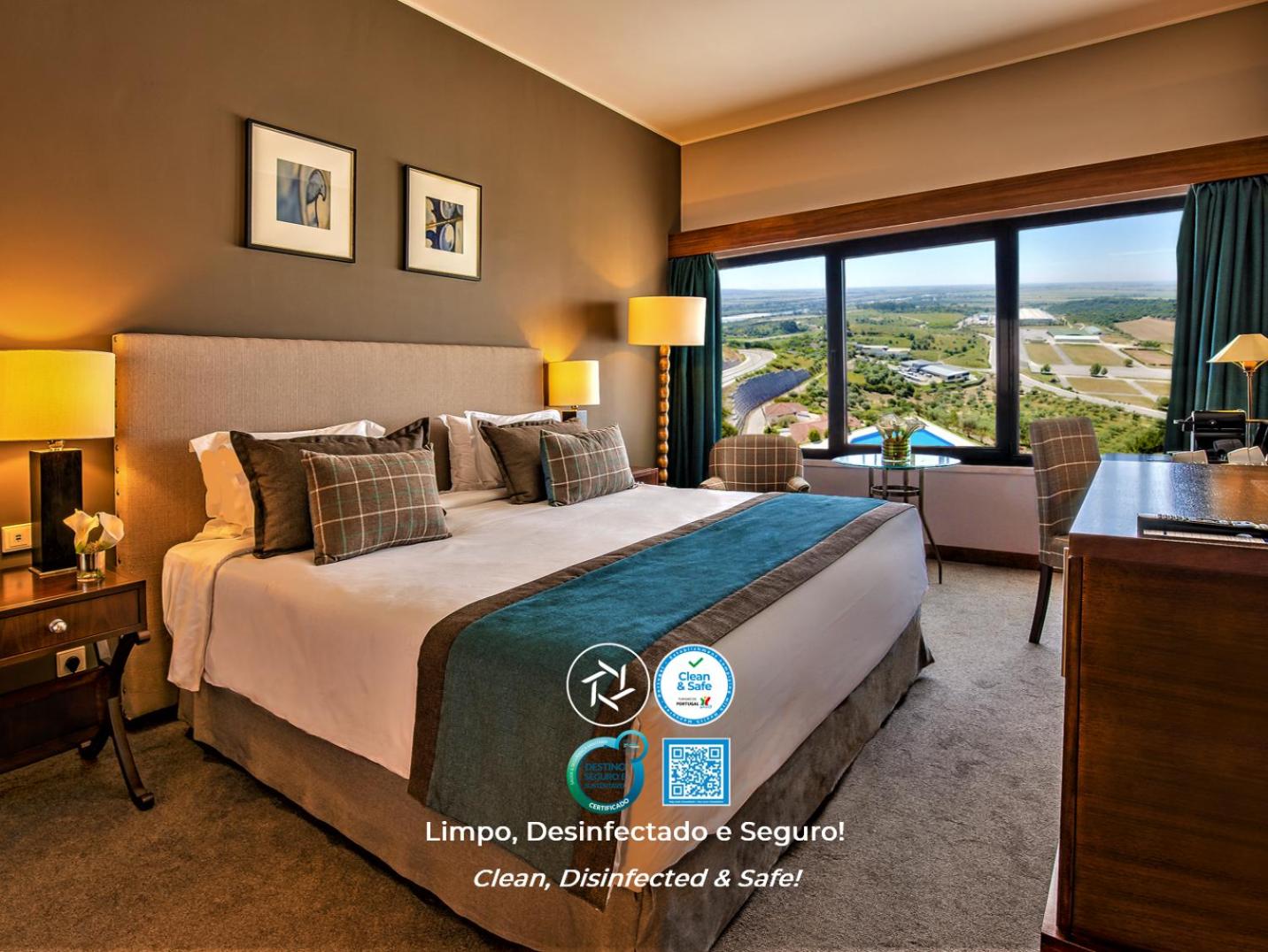 Premium Double Room with Panoramic View - Photo 9