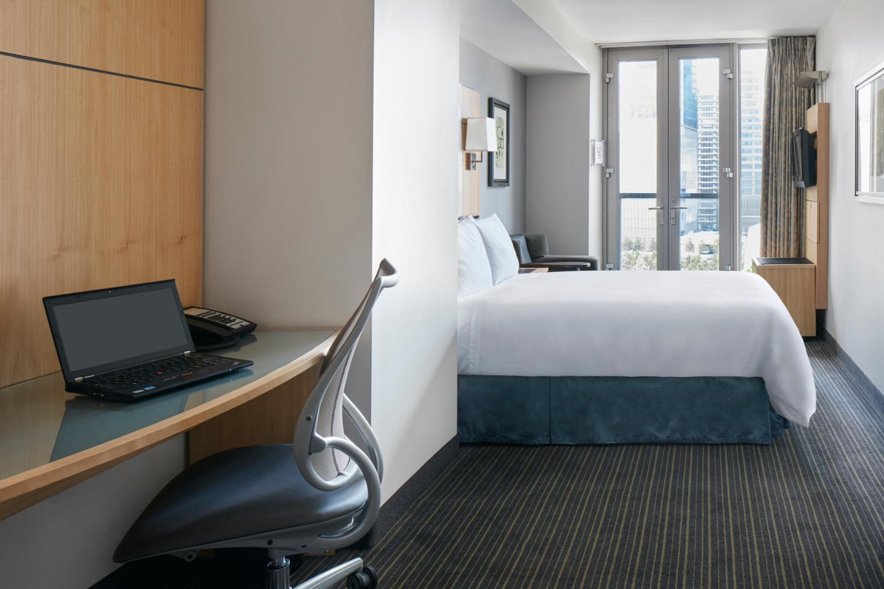 Standard Queen Room with 911 Memorial Site View