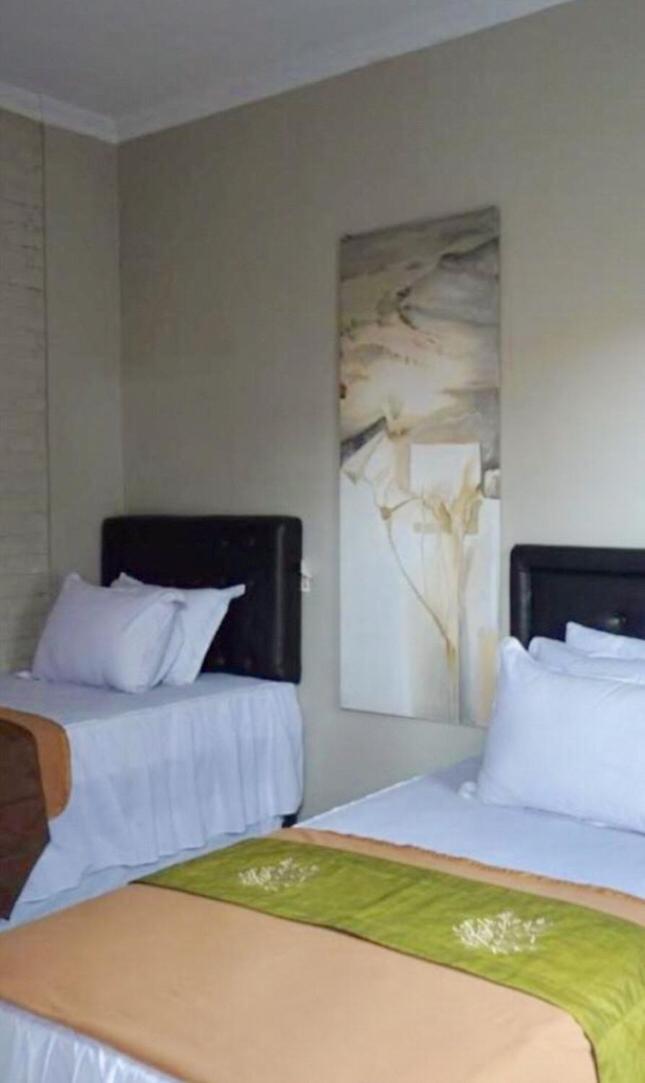 Deluxe Twin Room - Photo 1