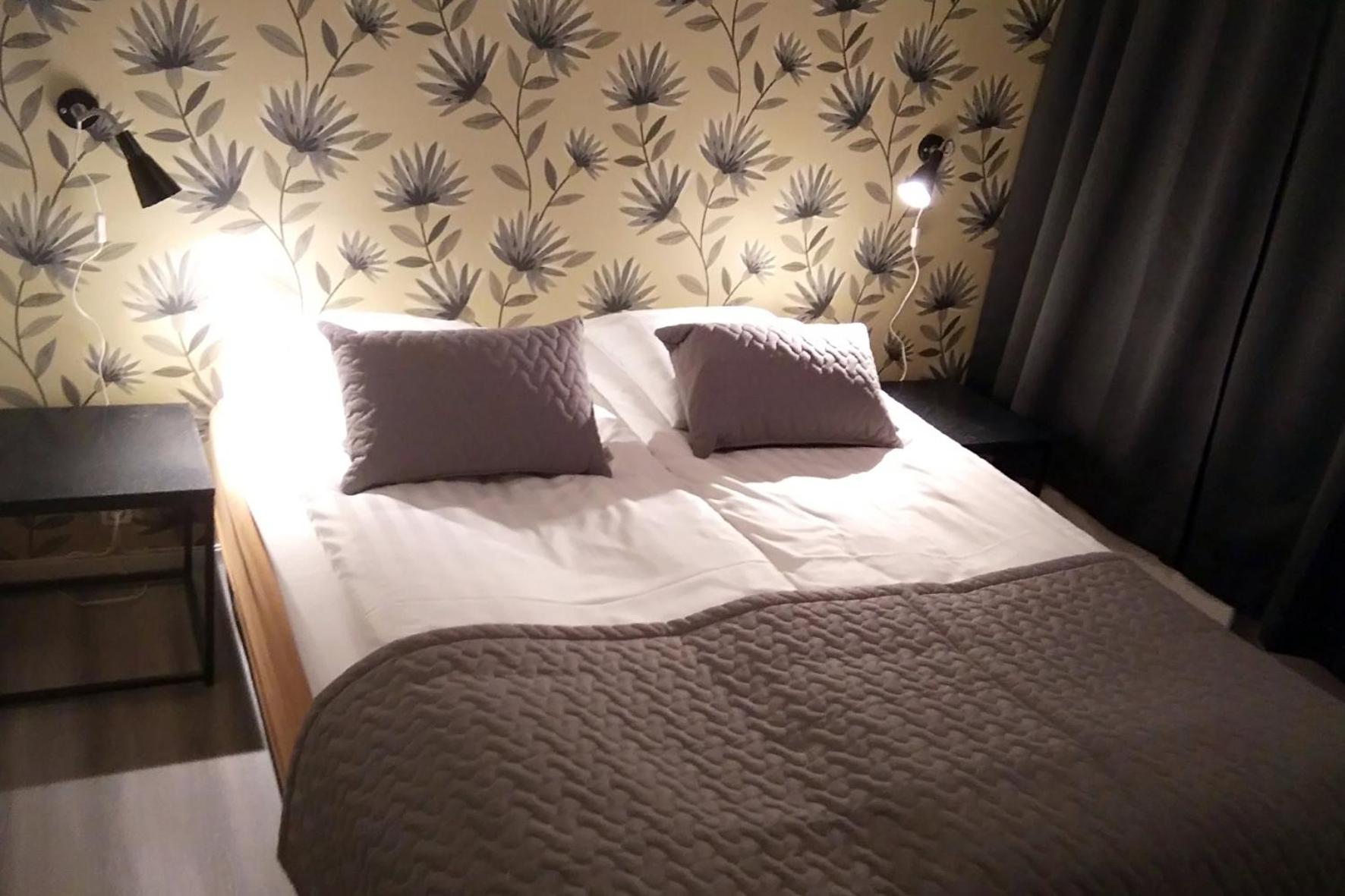 Two-Bedroom House - Photo 17