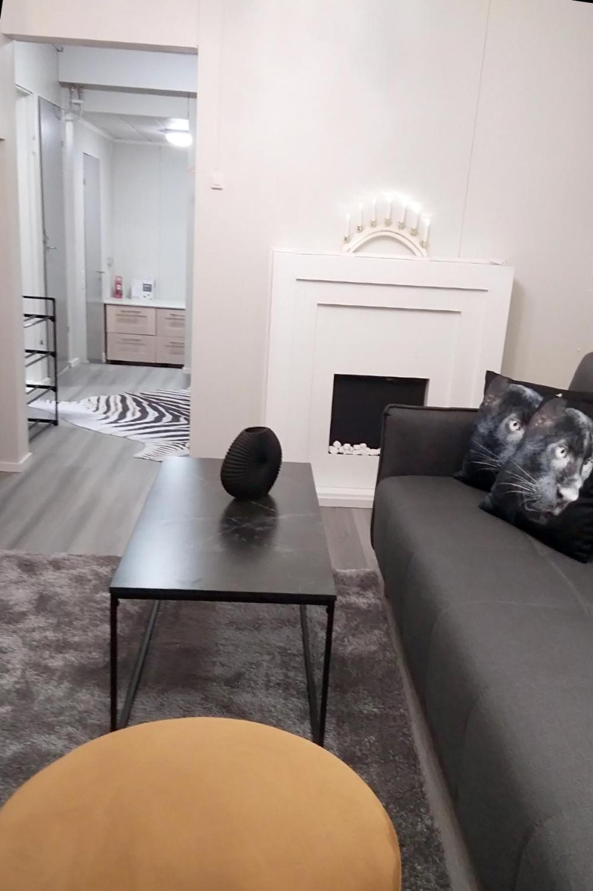 Two-Bedroom House - Photo 3