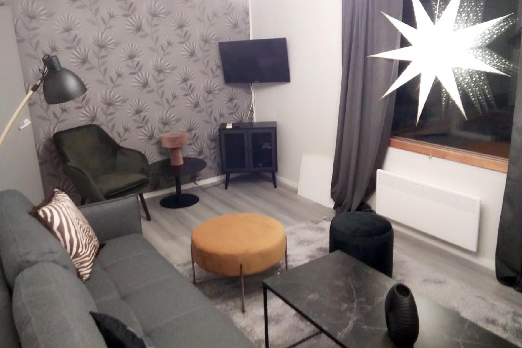 Two-Bedroom House - Photo 10