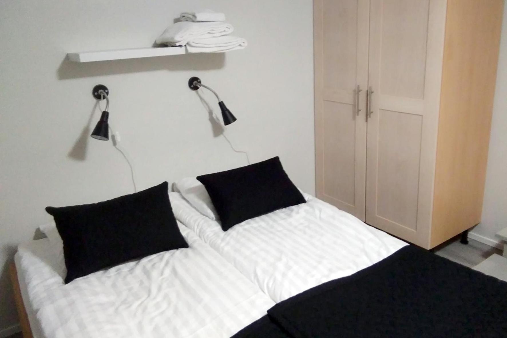 Two-Bedroom House - Photo 4