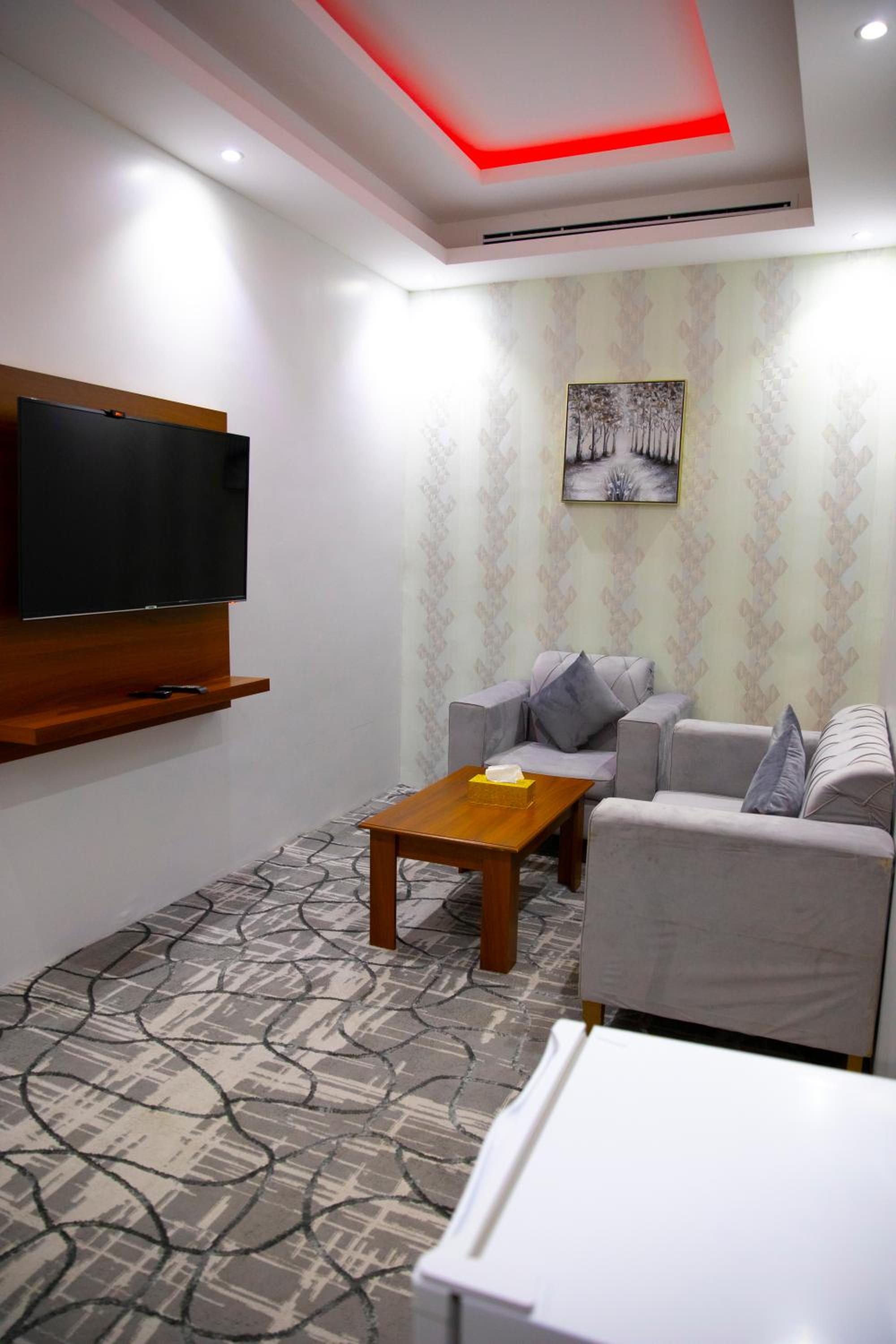Deluxe Room (2 Adults + 1 Child) photo 2