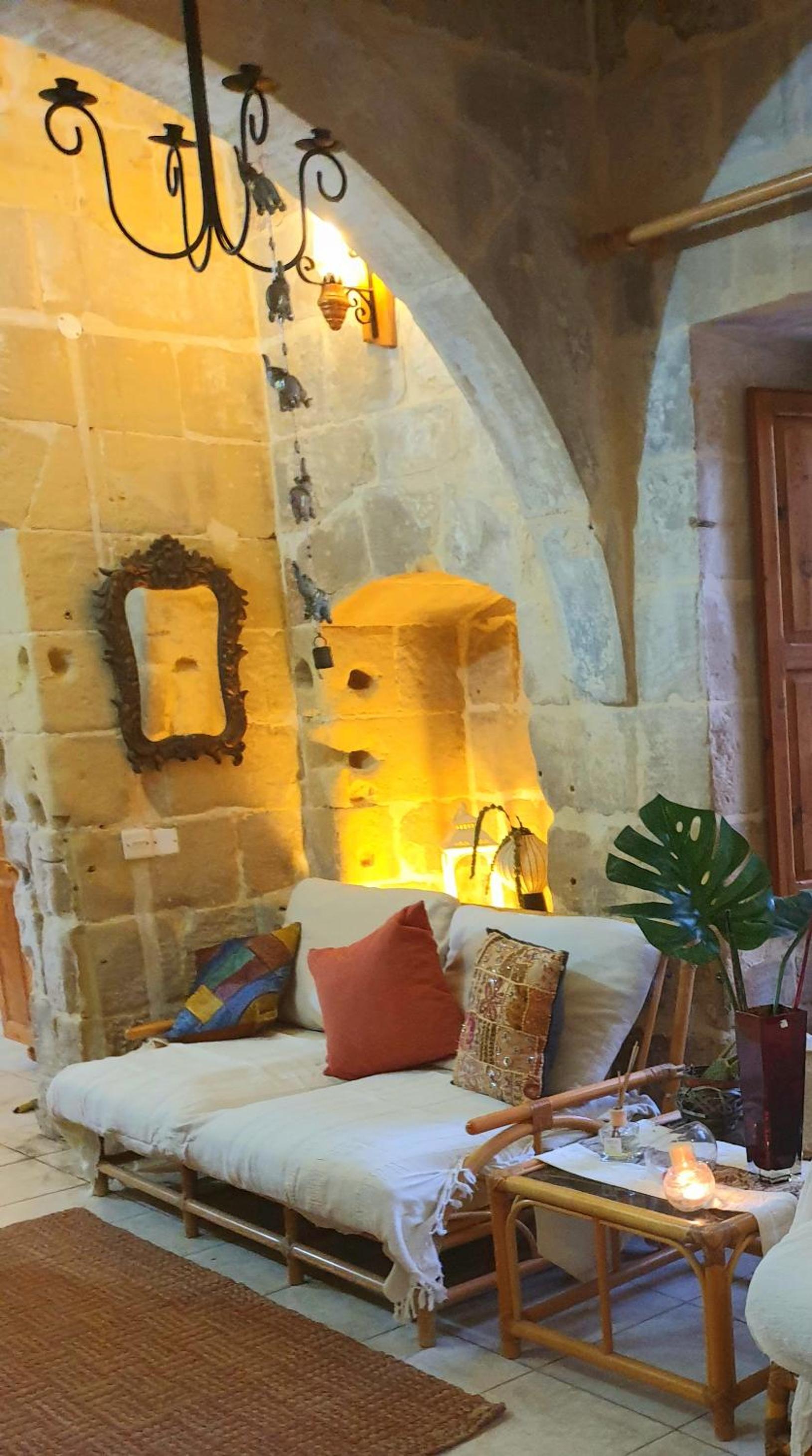 Double Room with Private Bathroom - Photo 14
