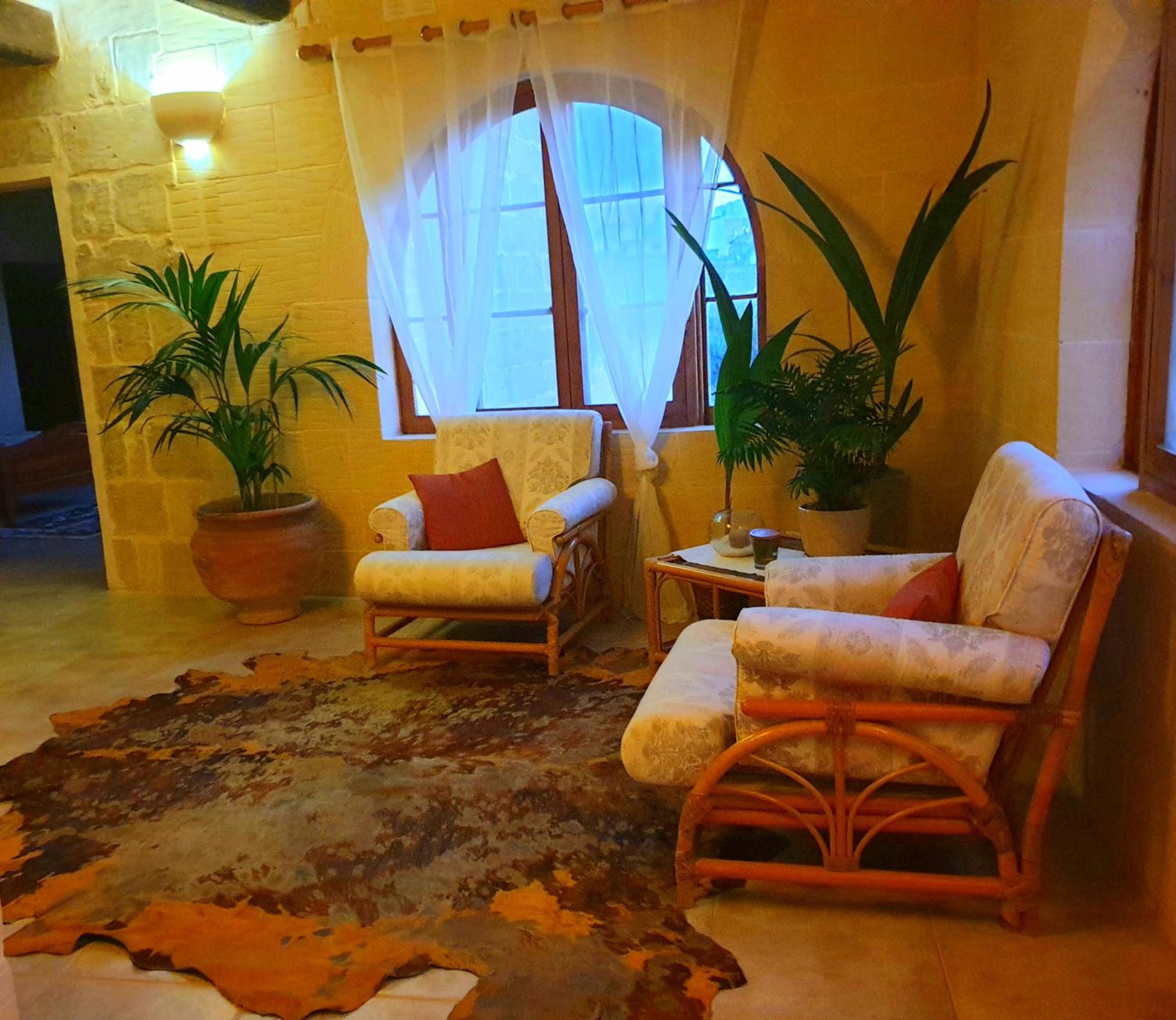 Double Room with Private Bathroom - Photo 12
