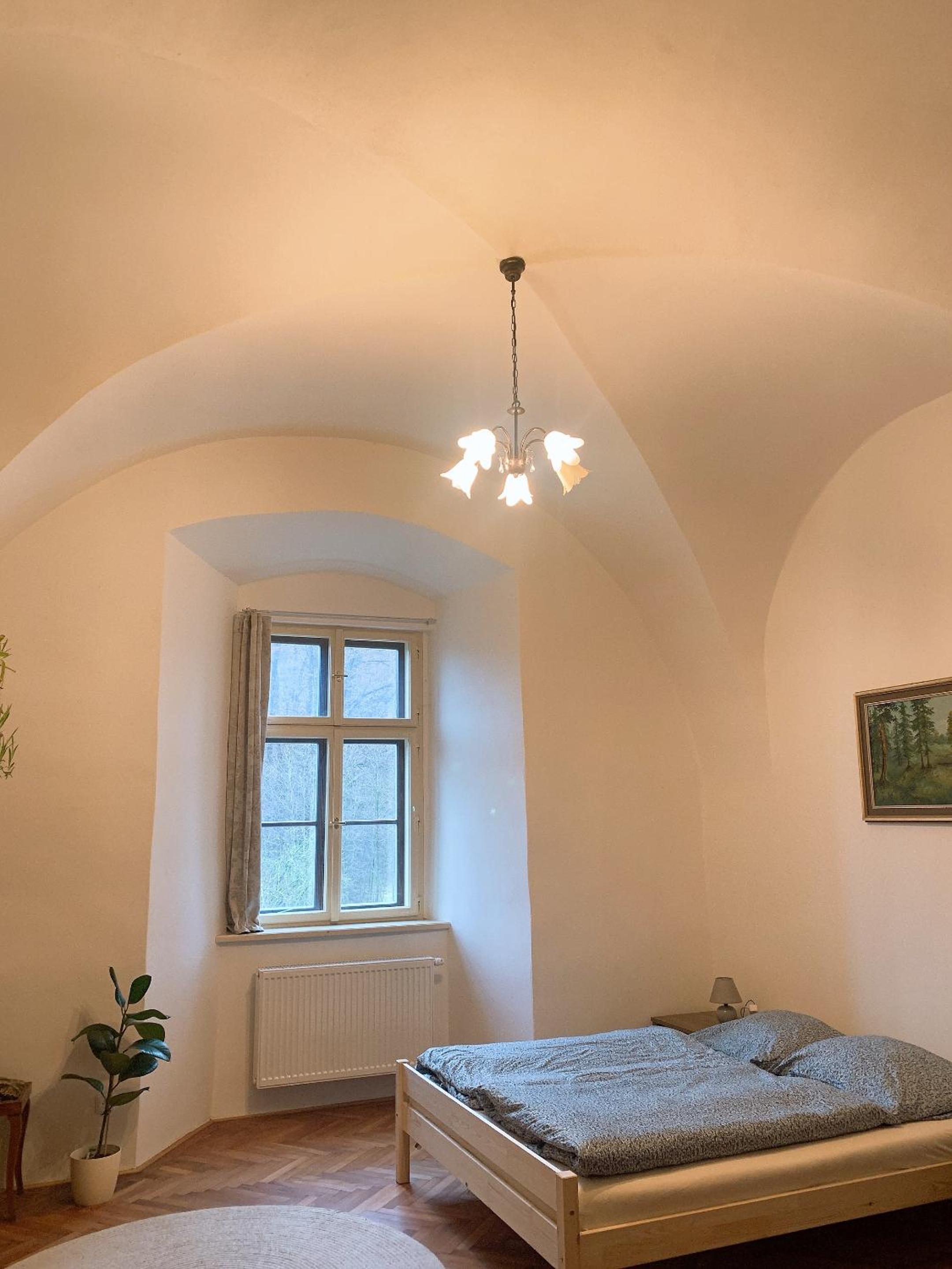 One-Bedroom Apartment - Photo 1