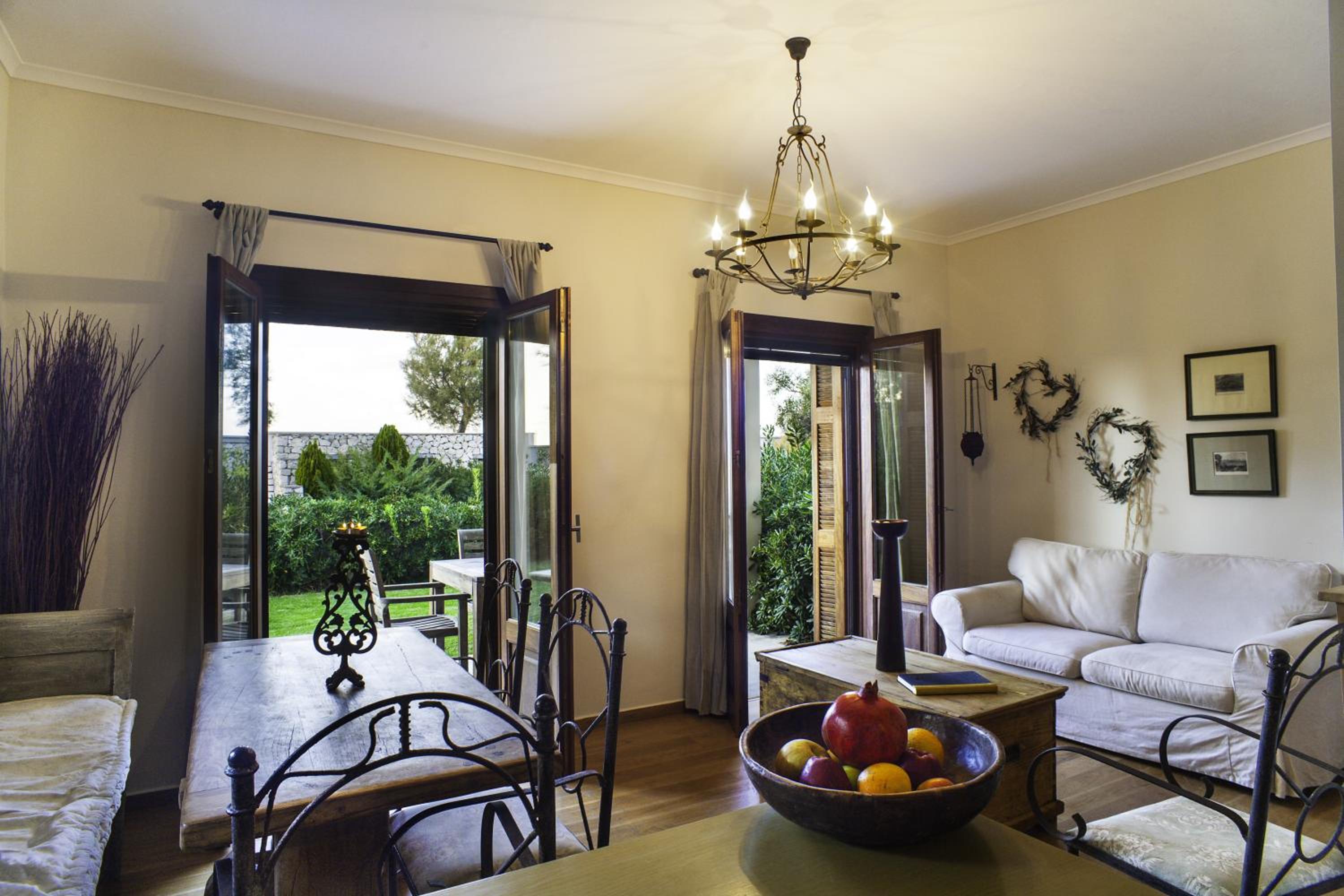 Aeriko-Anemos Beachfront Villa with stunning view and Private Pool