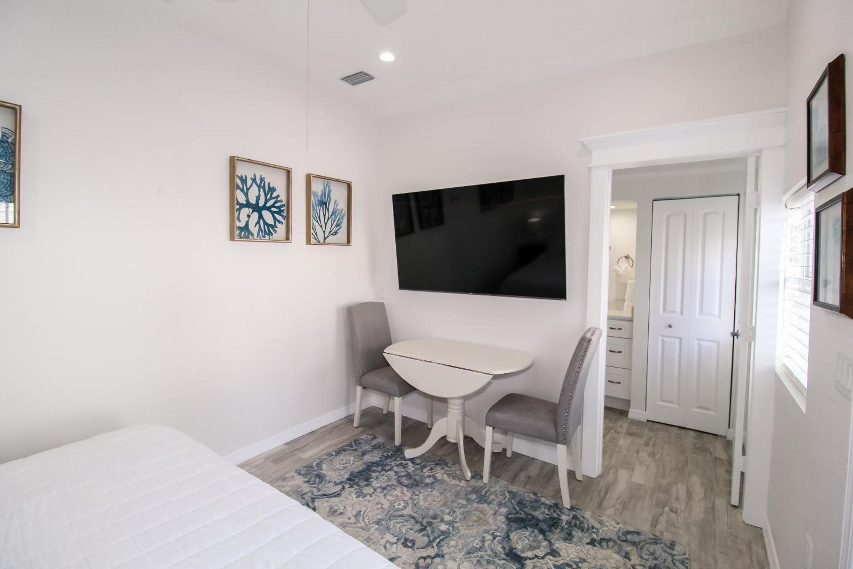 Beachfront Luxury 2 Queen photo 3