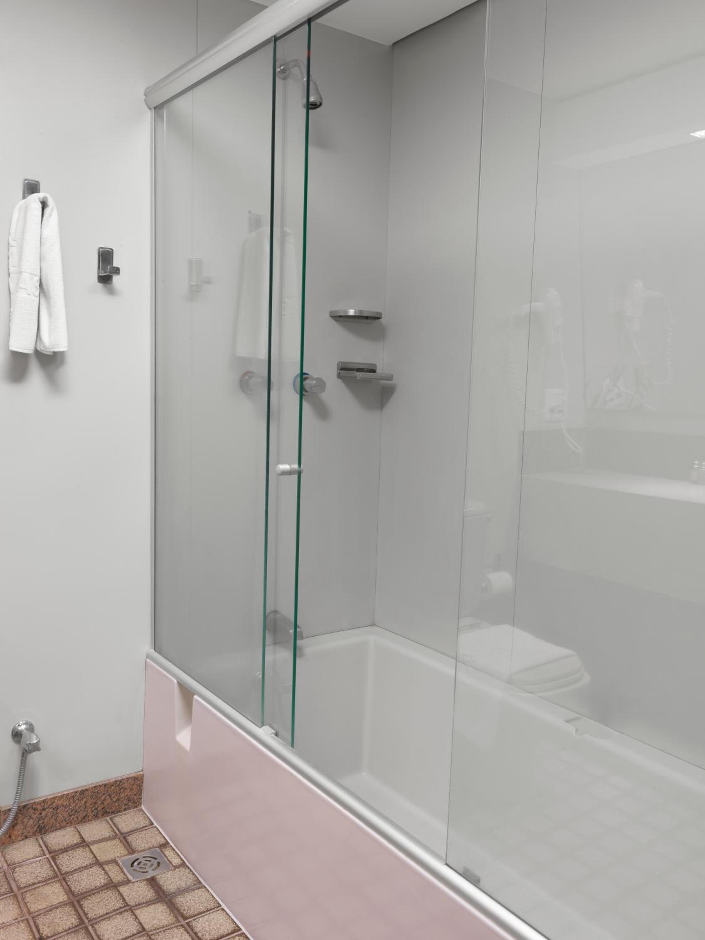 Superior Suite - Photo 8
