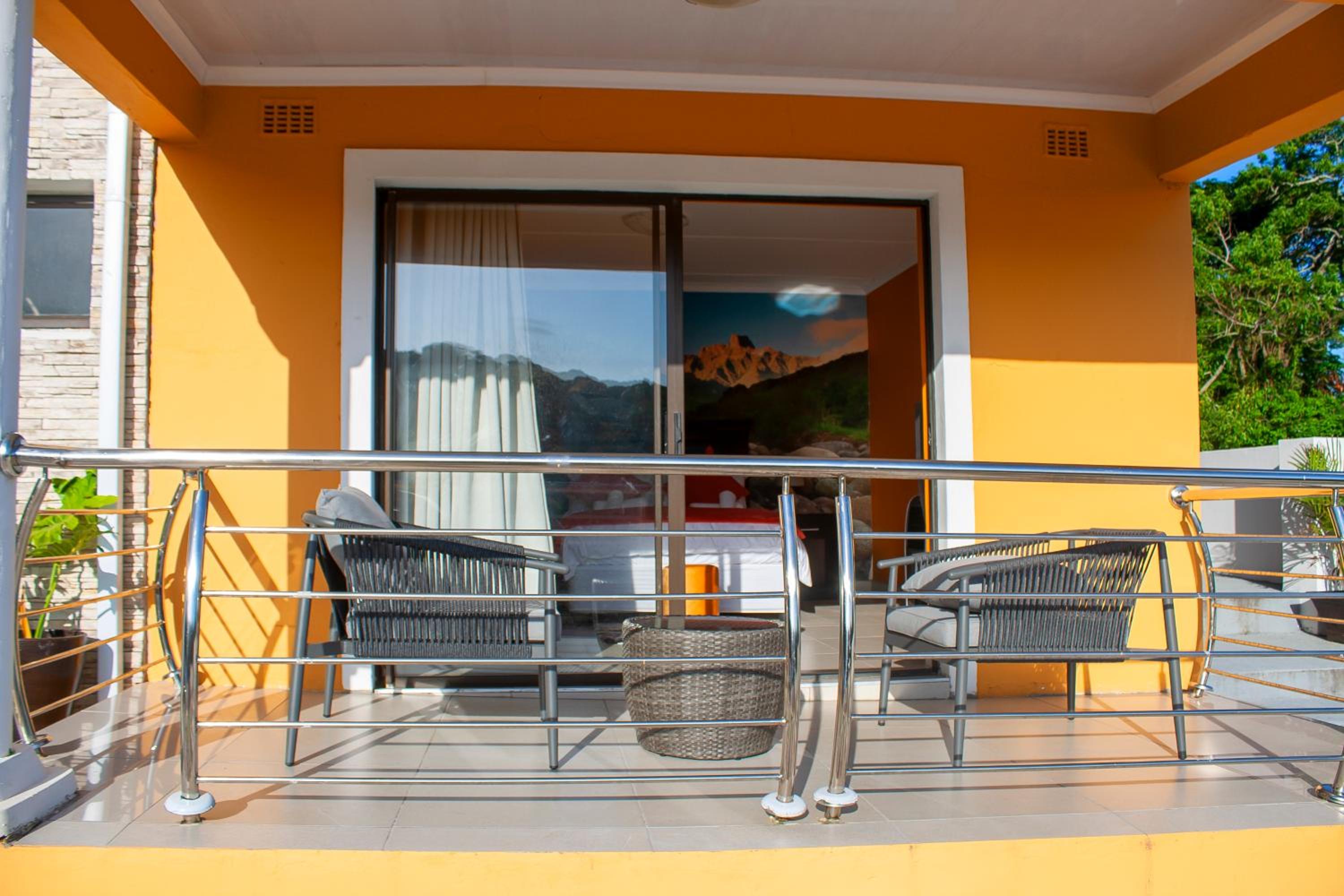 Double Room with Garden View - Photo 2