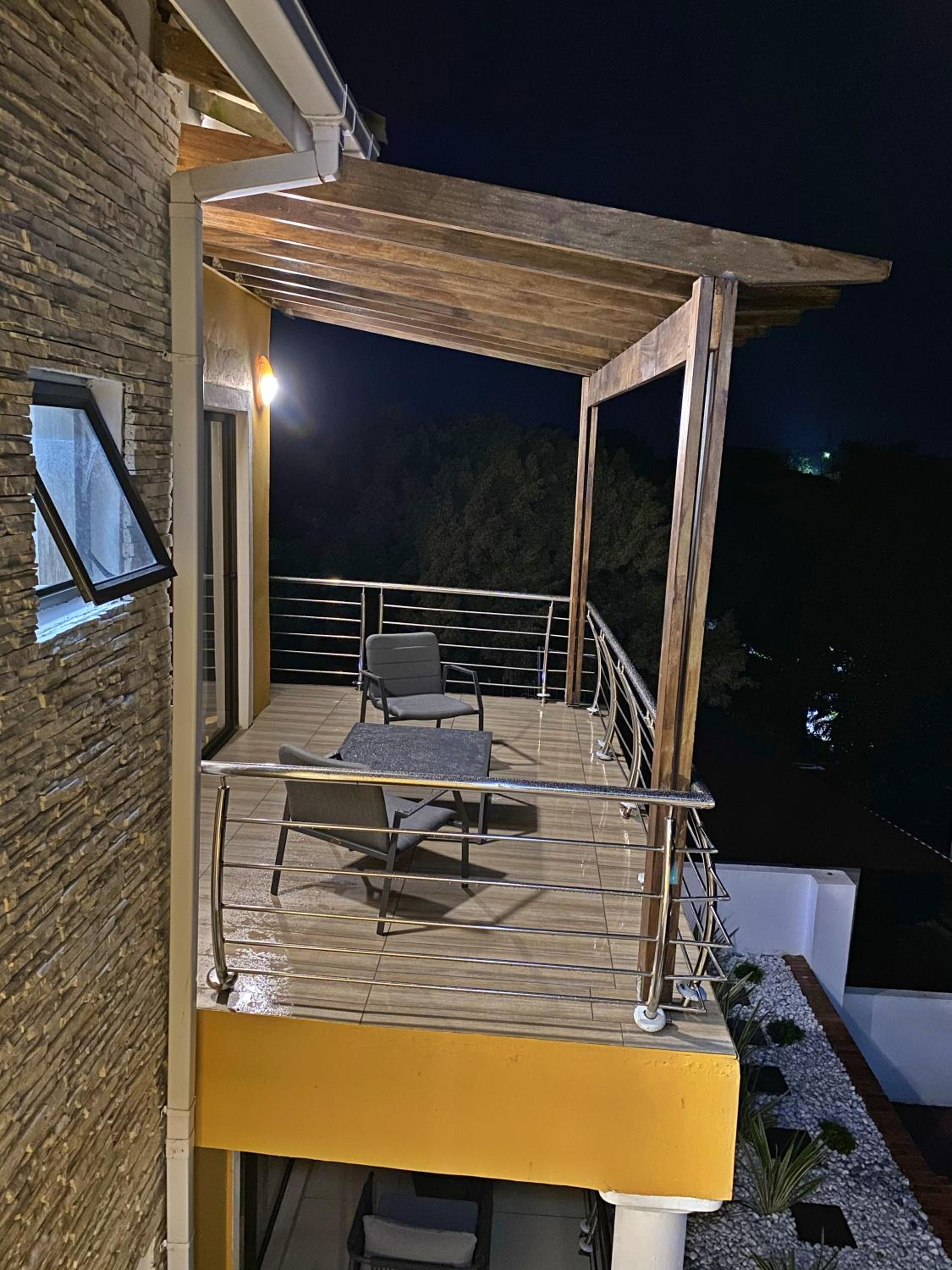 Deluxe Double Room with Balcony - Photo 3