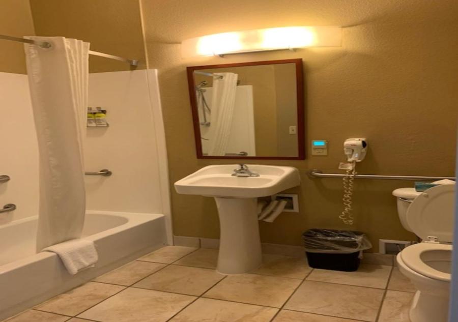 Queen Studio - Disability Access - Photo 7