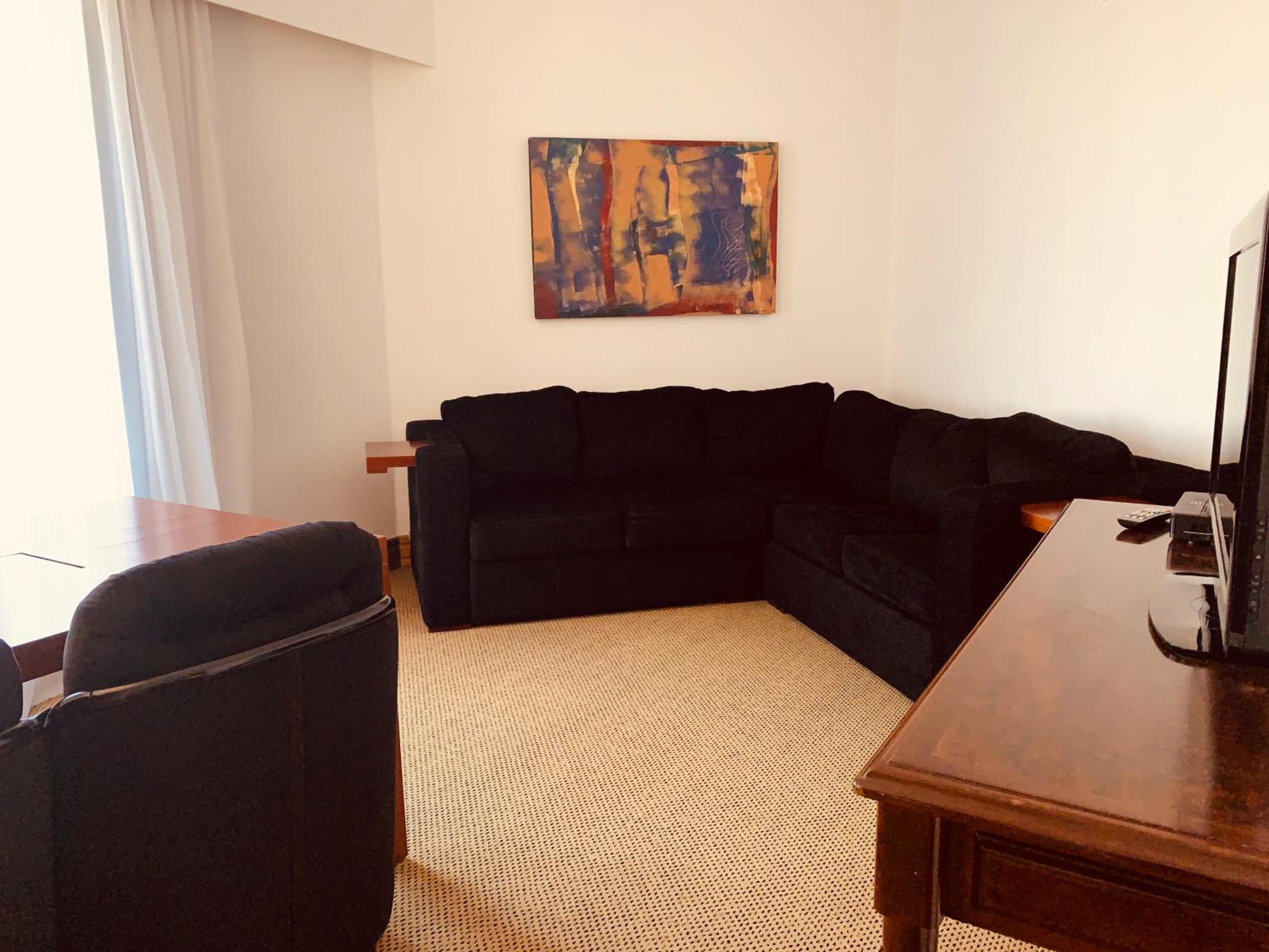 Executive Suite - Photo 6