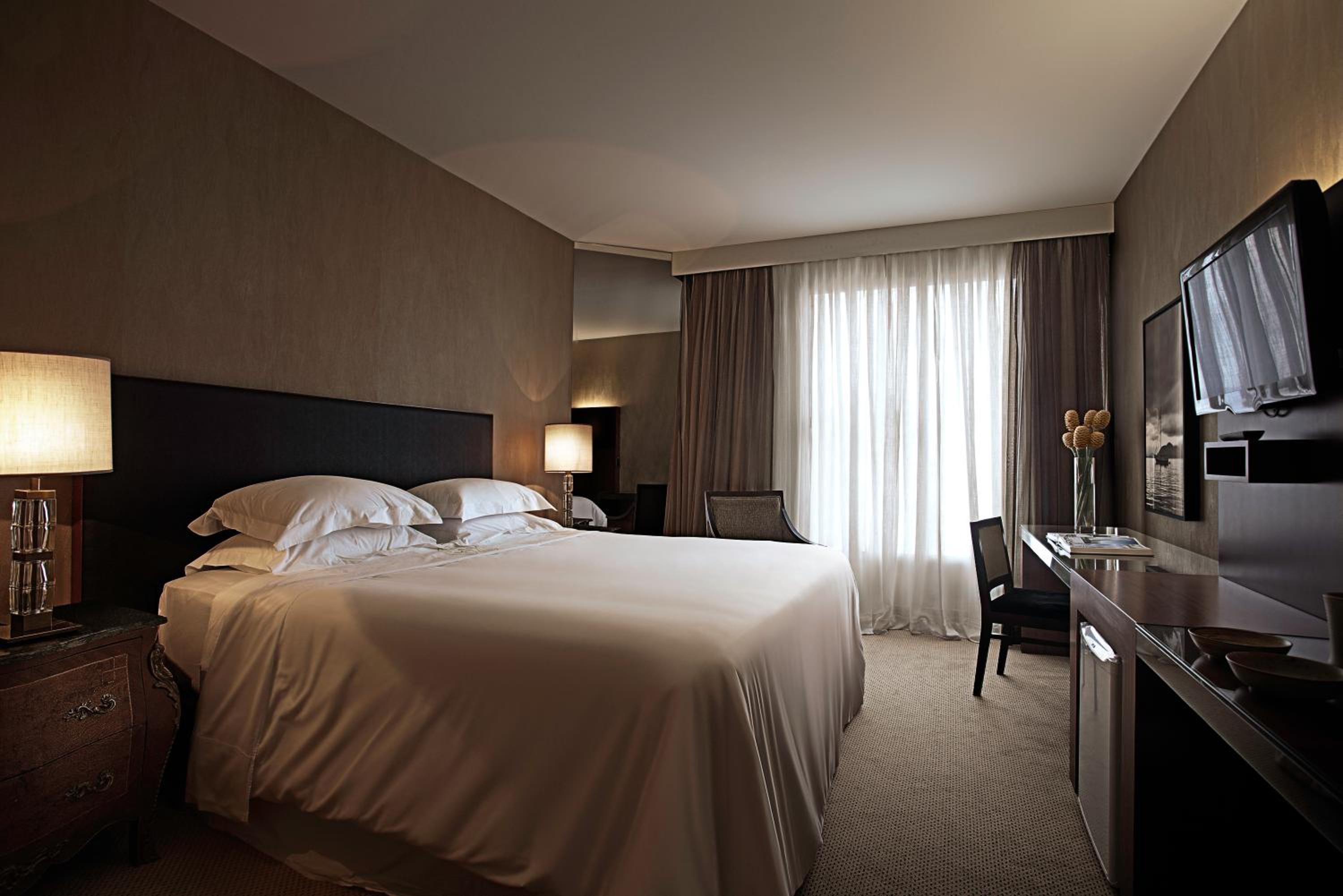 Superior Suite - Photo 2