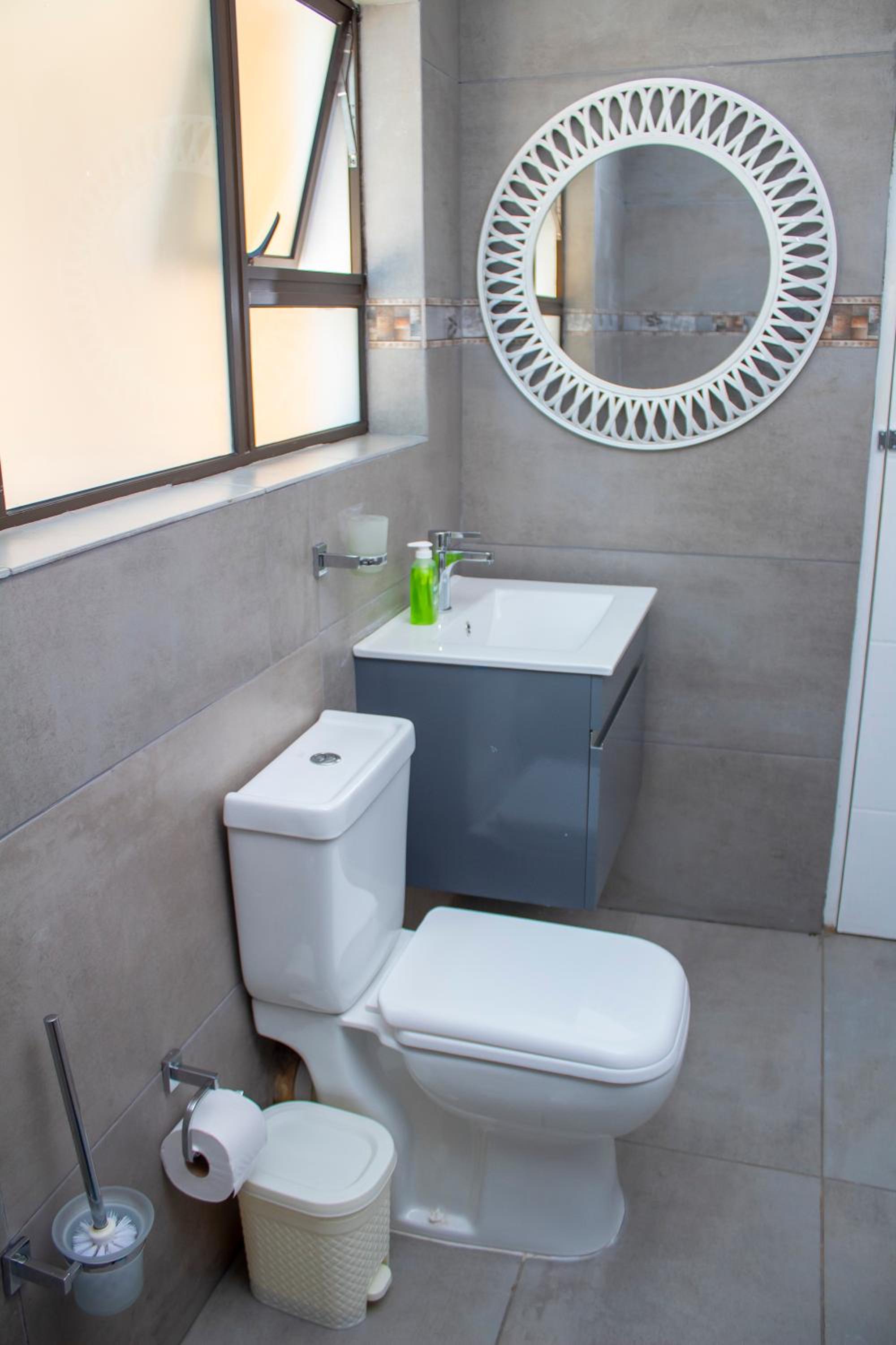 Deluxe Double Room with Bath - Photo 3