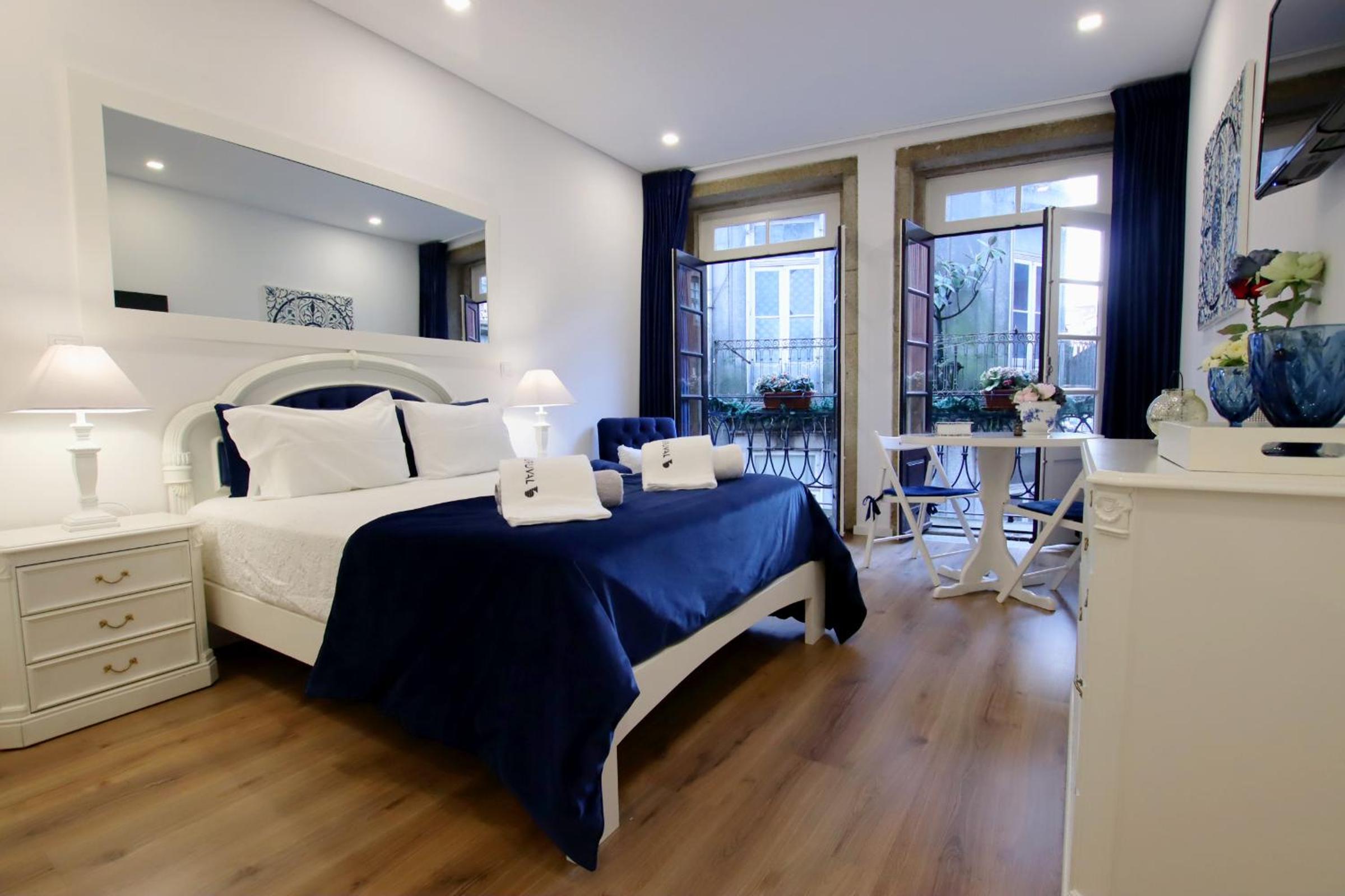 Apartment with Balcony - Photo 1