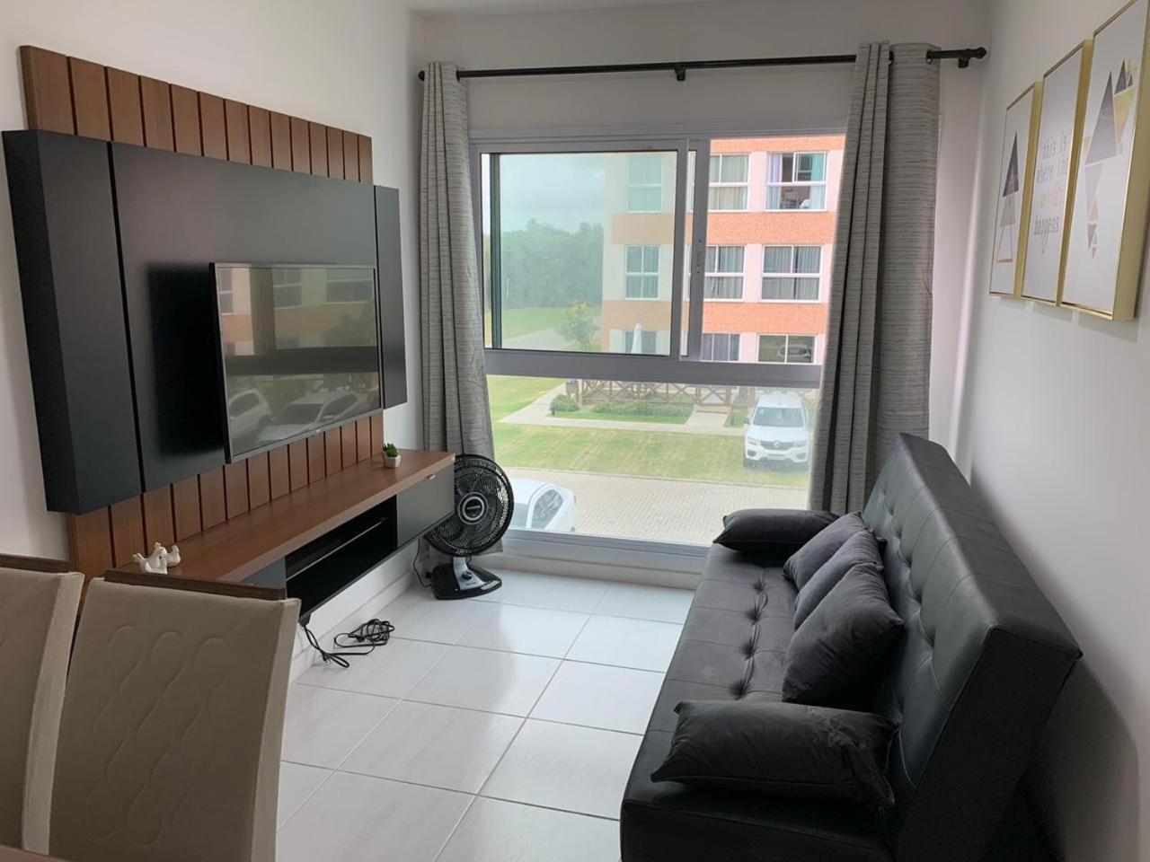 One-Bedroom Apartment - Photo 2