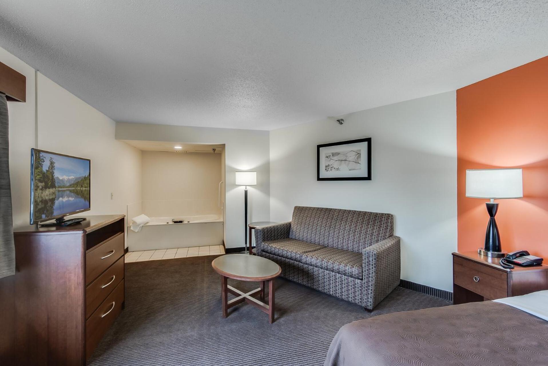 One-Bedroom Premier King Suite - Non-Smoking - Photo 1