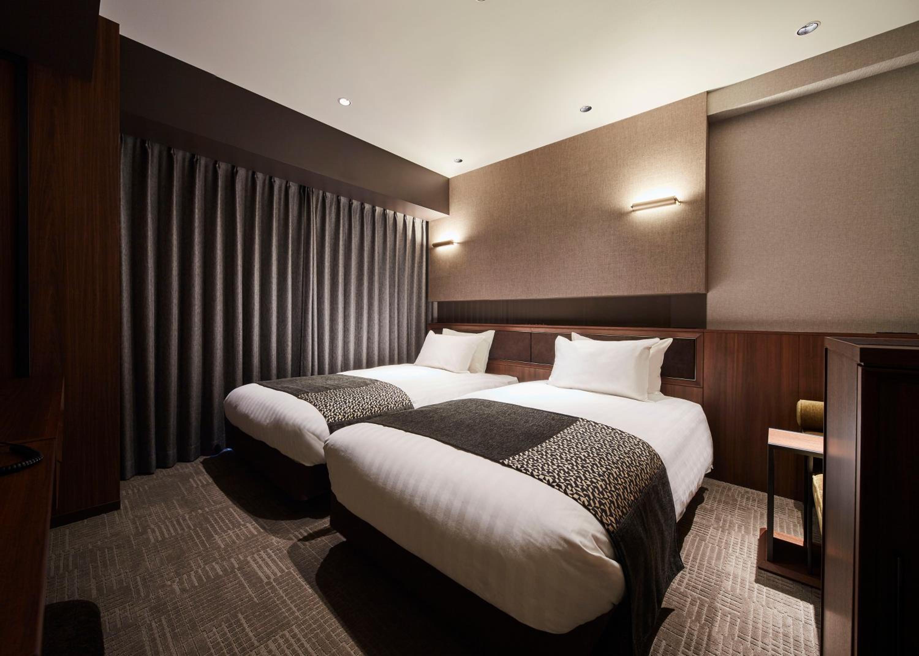 Twin Room - Photo 9