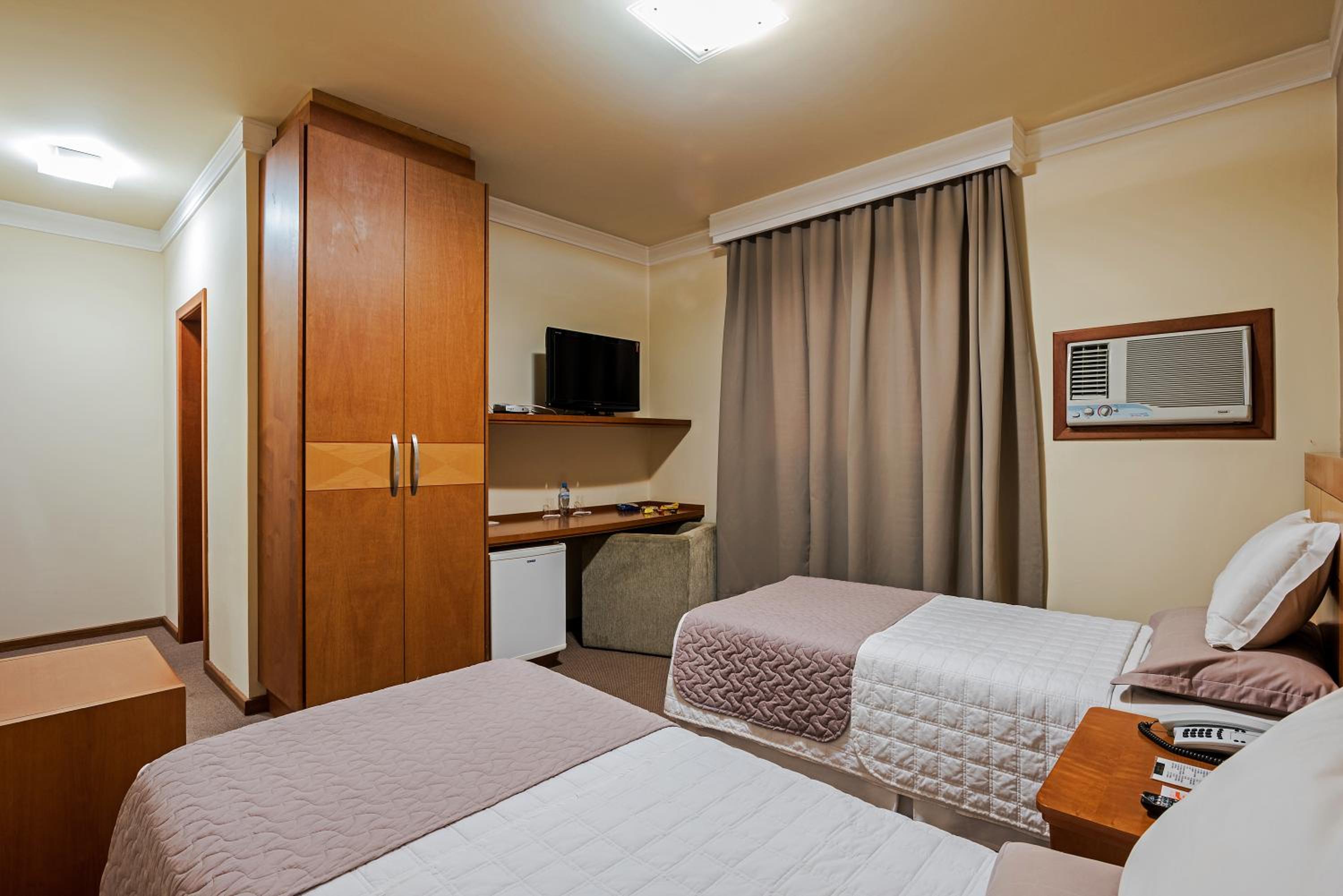 Standard Twin Room photo 3