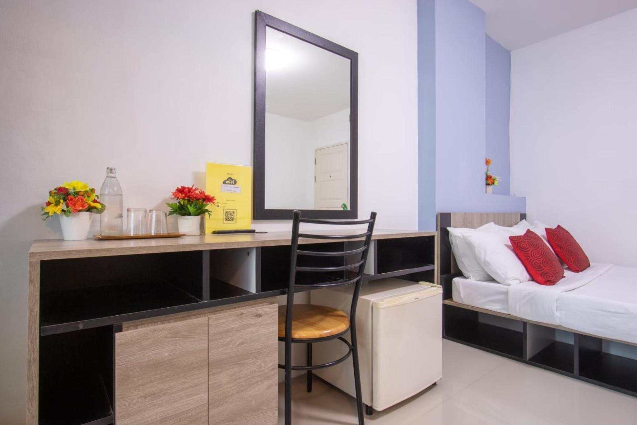 Standard Double Room - Photo 9