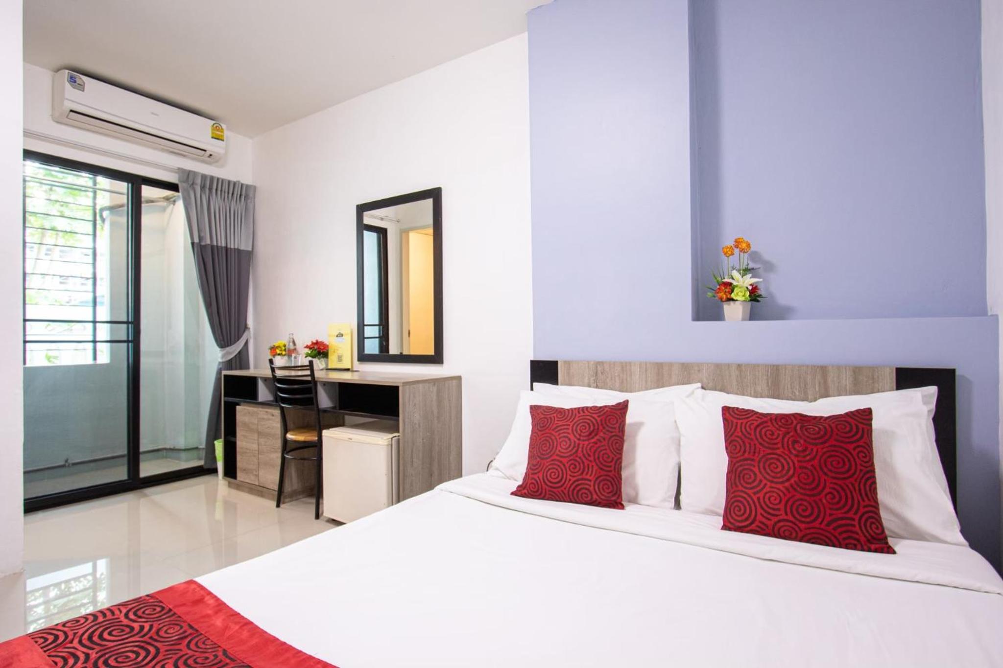 Standard Double Room - Photo 8